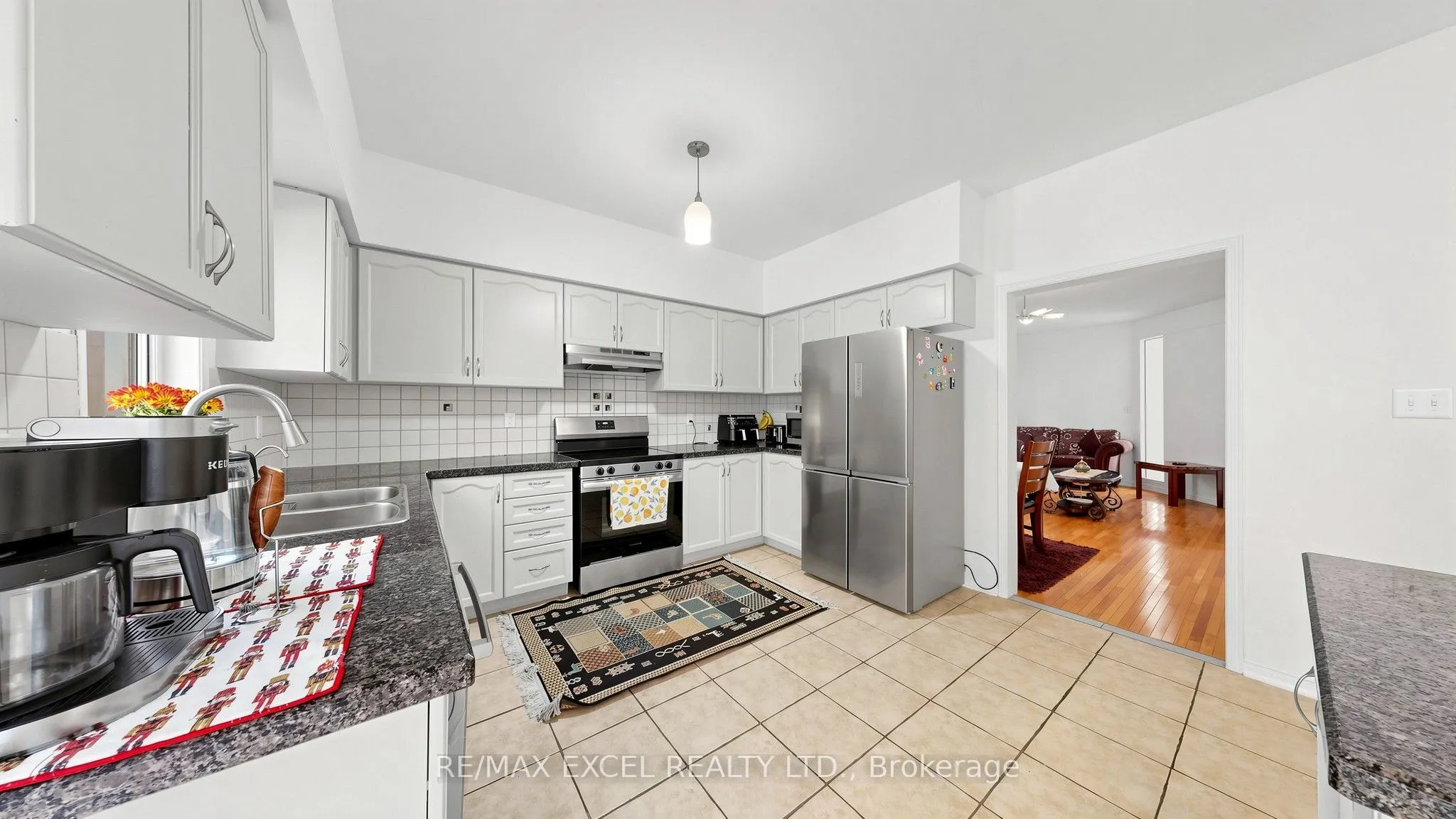 44 Canyon Hill Avenue