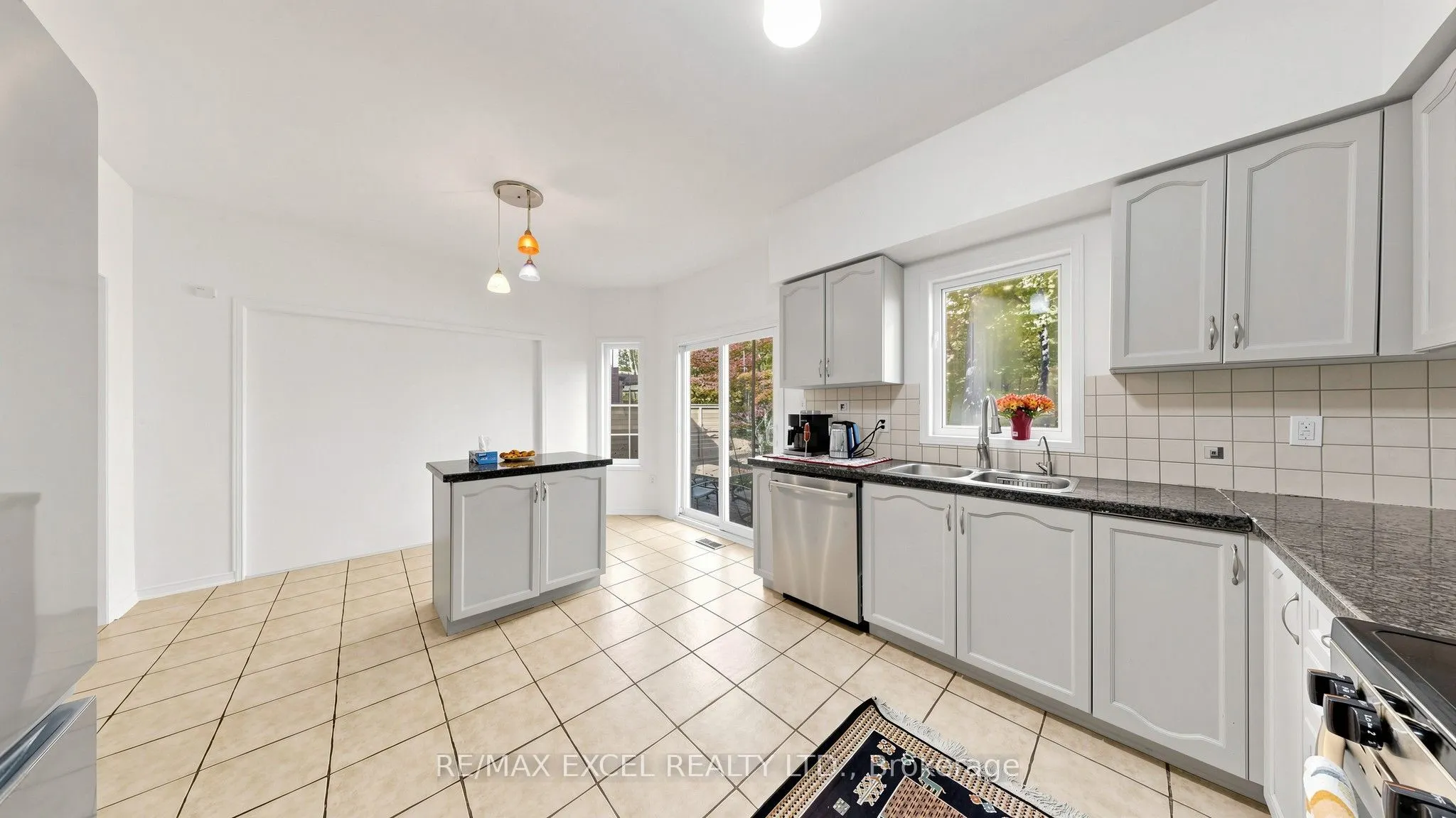 44 Canyon Hill Avenue