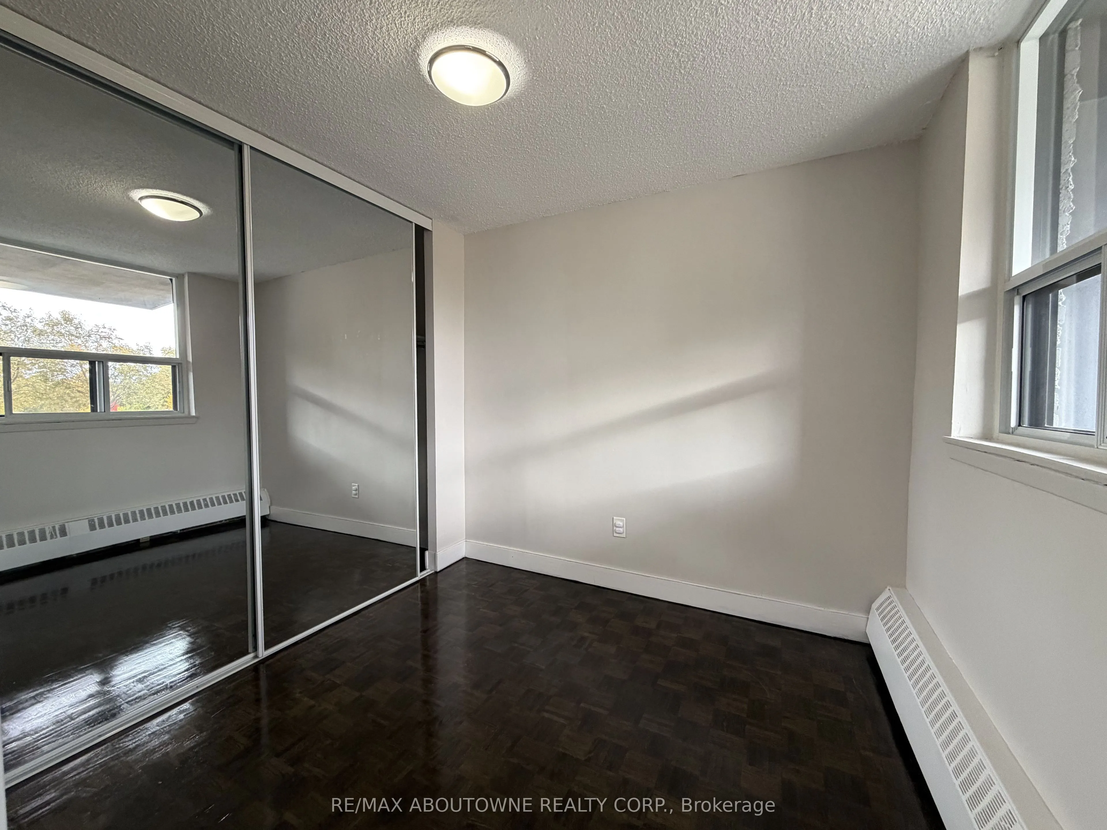 145 Wellington Street W #212
