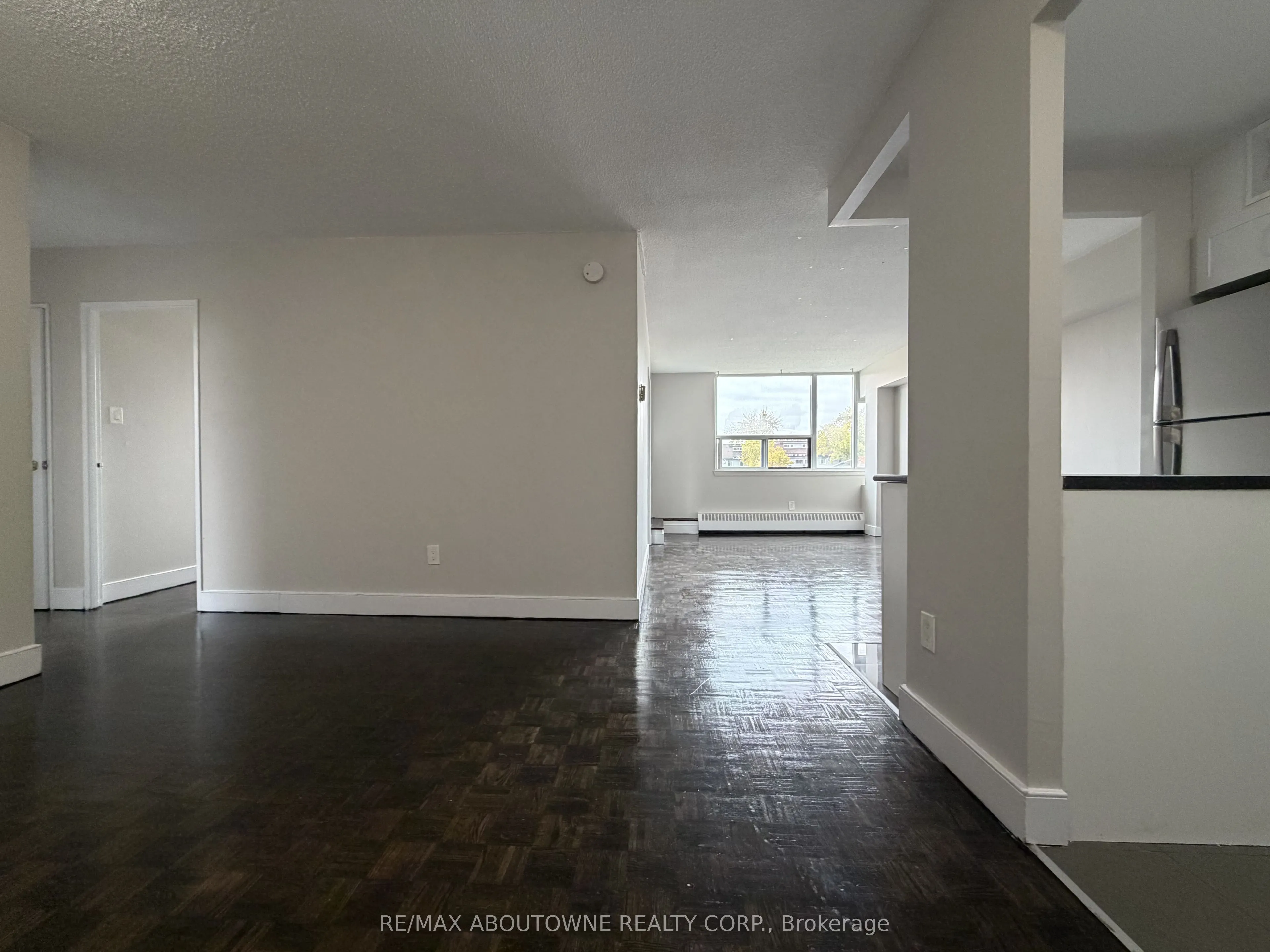 145 Wellington Street W #212