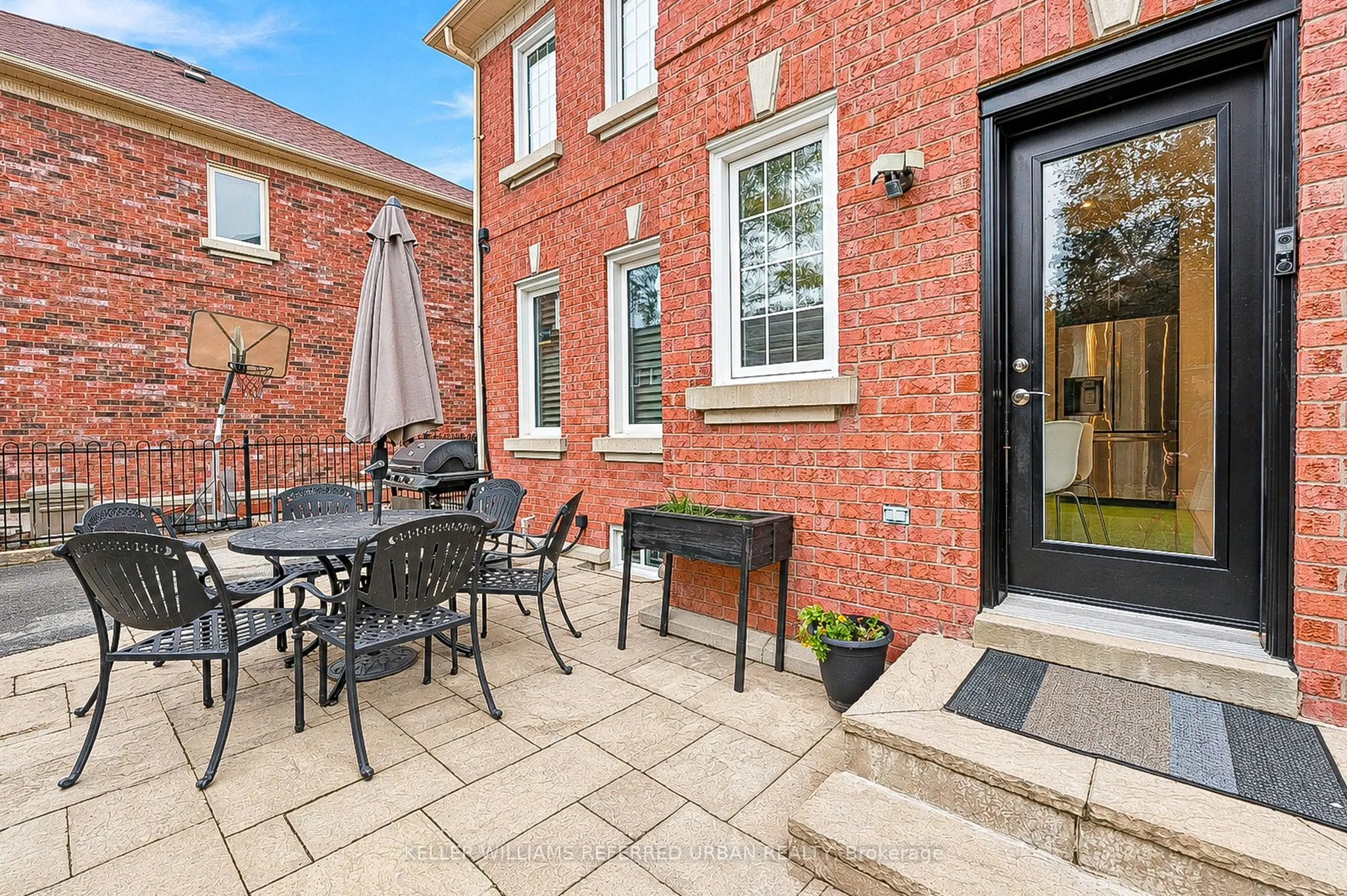 63 Oatlands Crescent