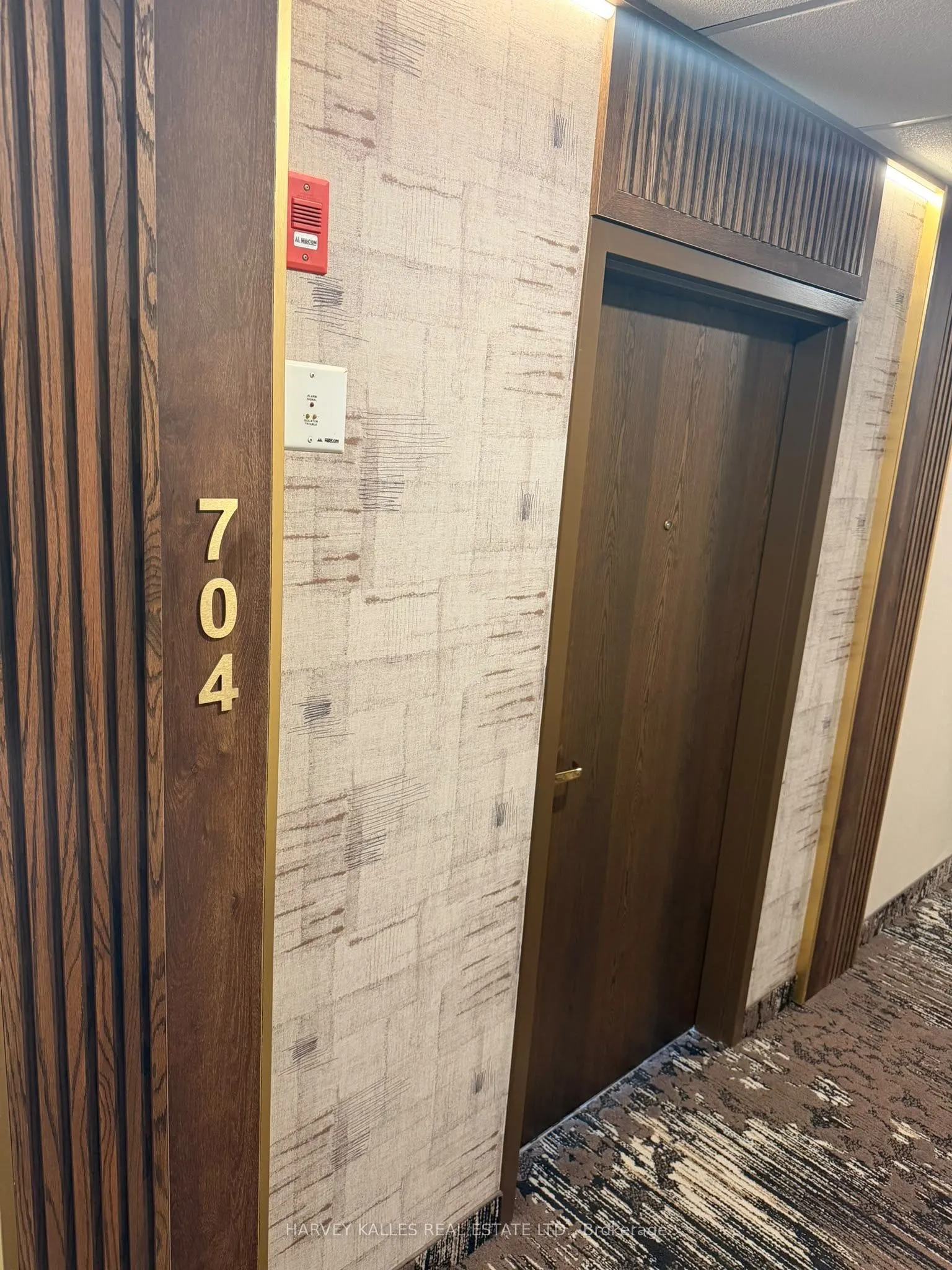 1 Maison Parc Court #704