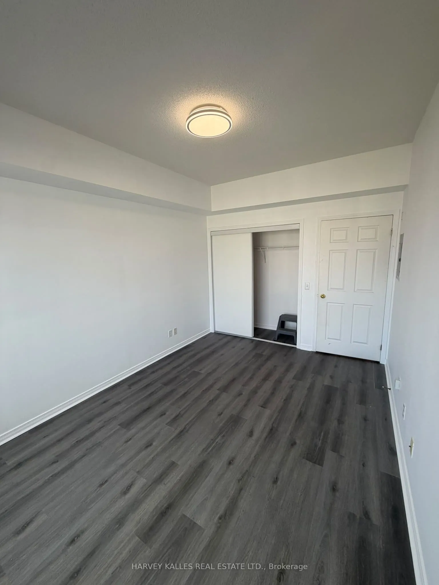 1 Maison Parc Court #704