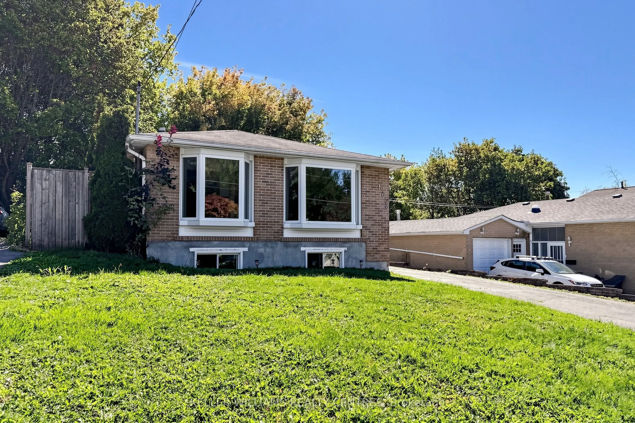 807 Greenfield Crescent #Upper