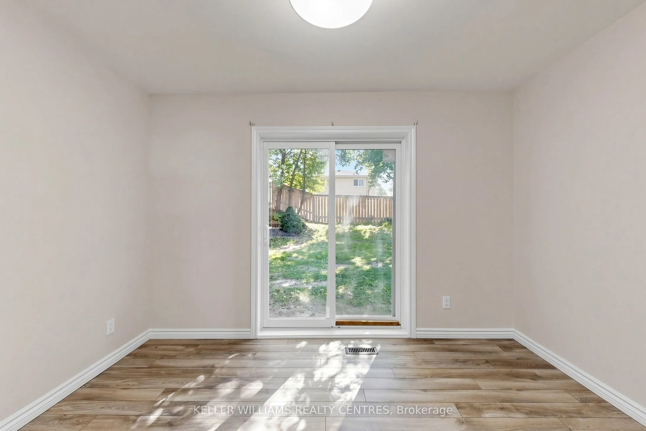 807 Greenfield Crescent #Upper