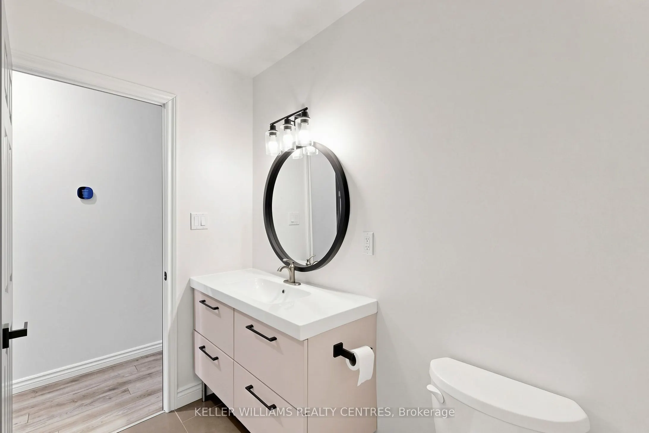 807 Greenfield Crescent #Upper