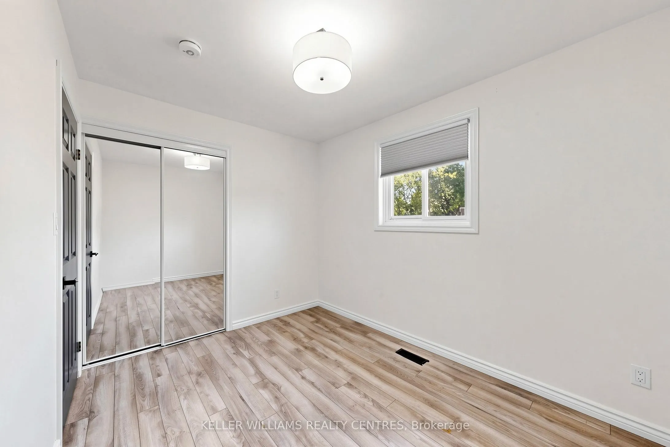 807 Greenfield Crescent #Upper