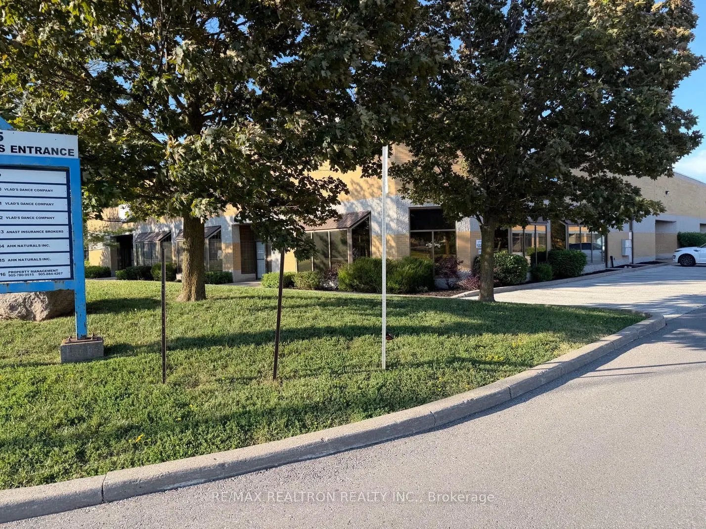 565 Edward Avenue #4