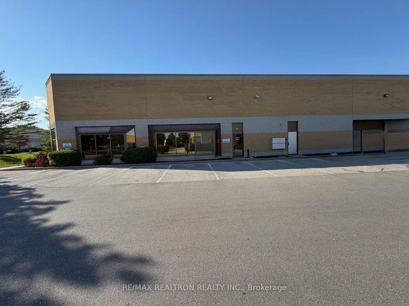 565 Edward Avenue #4