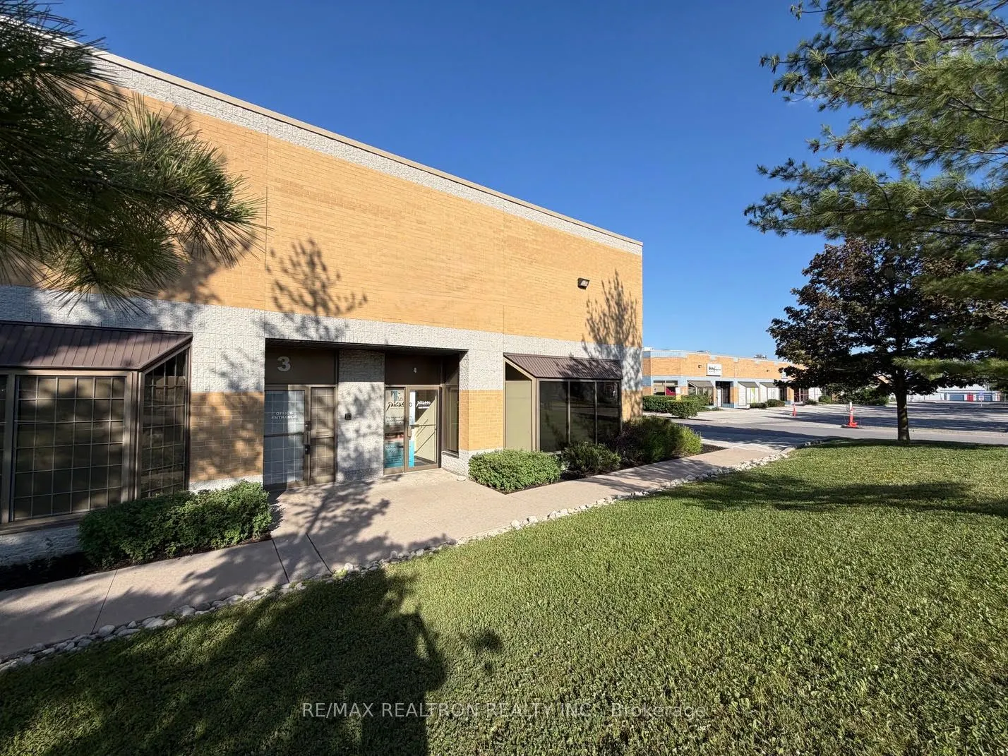 565 Edward Avenue #4