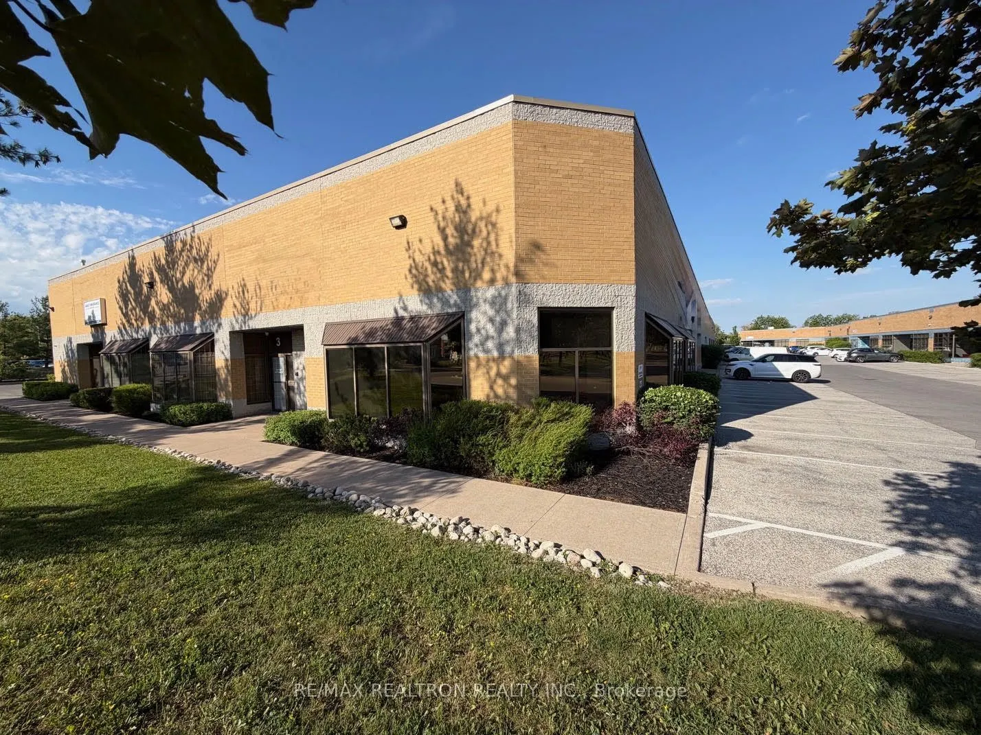 565 Edward Avenue #4