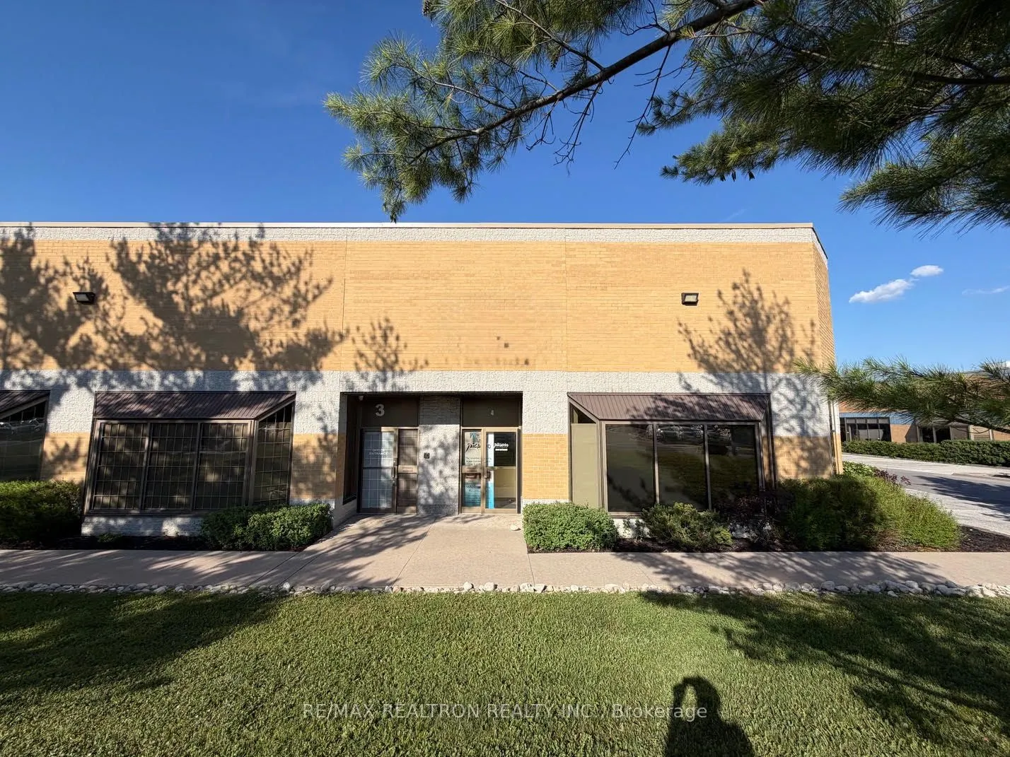 565 Edward Avenue #4