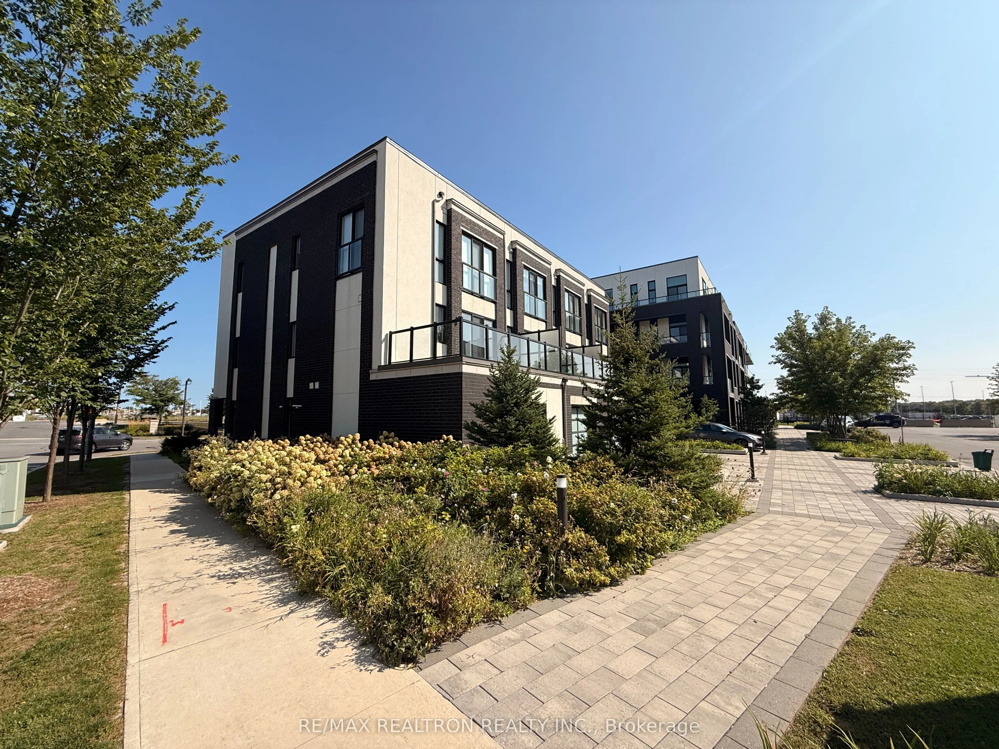 1709 Bur Oak Avenue #509