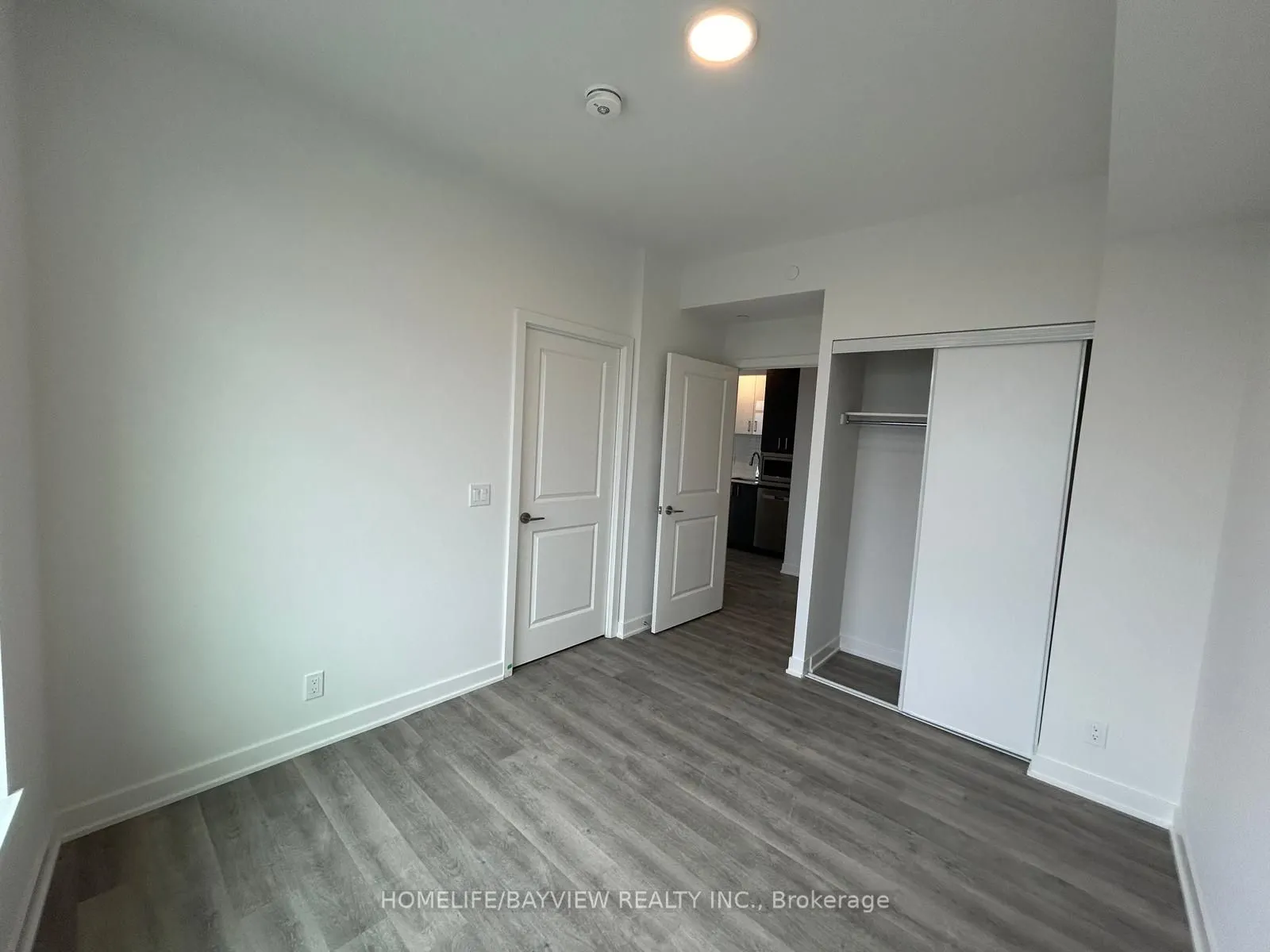 50 Upper Mall Way #2008