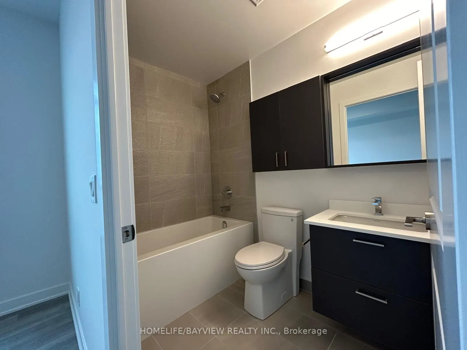 50 Upper Mall Way #2008