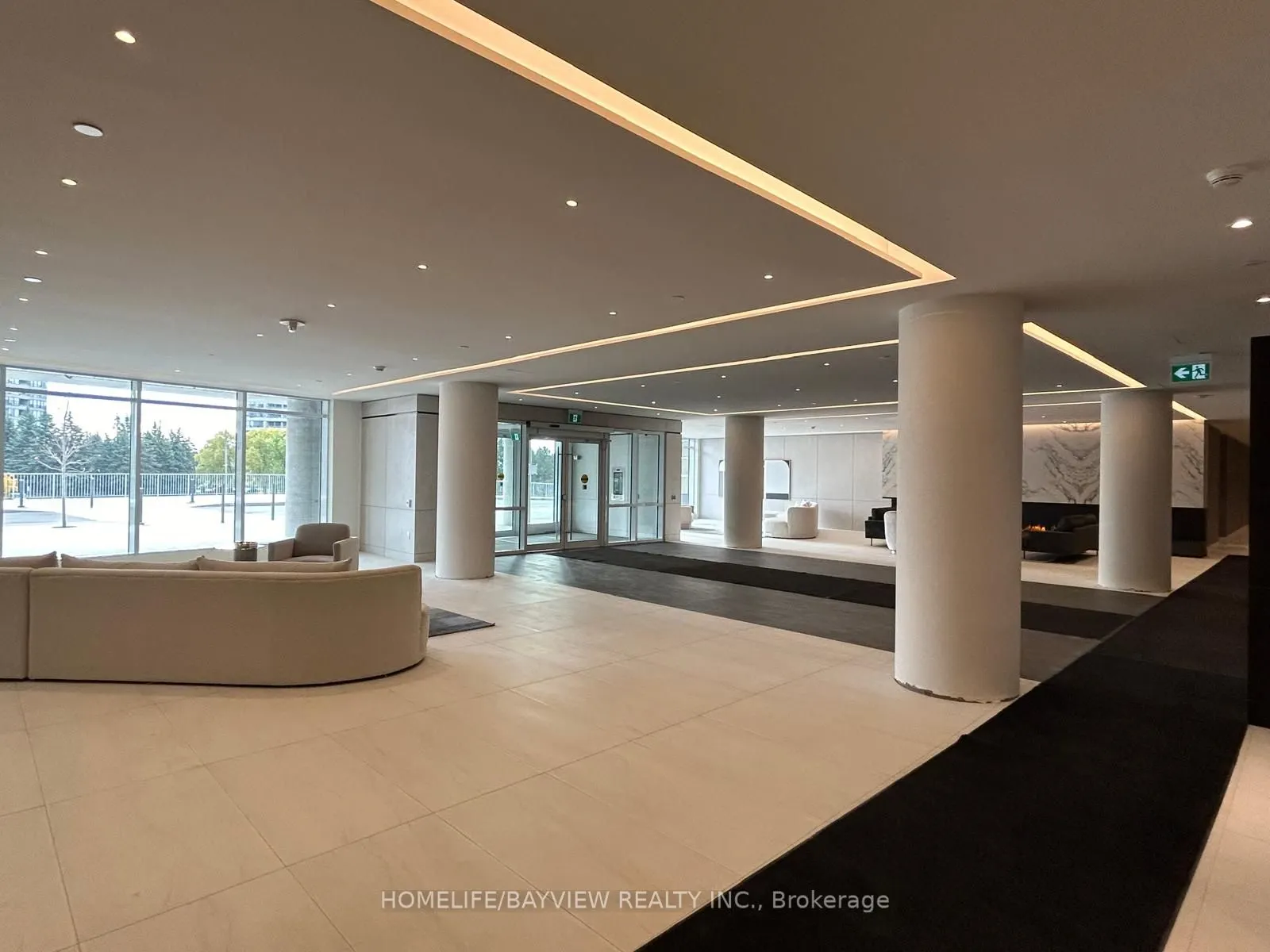 50 Upper Mall Way #2008