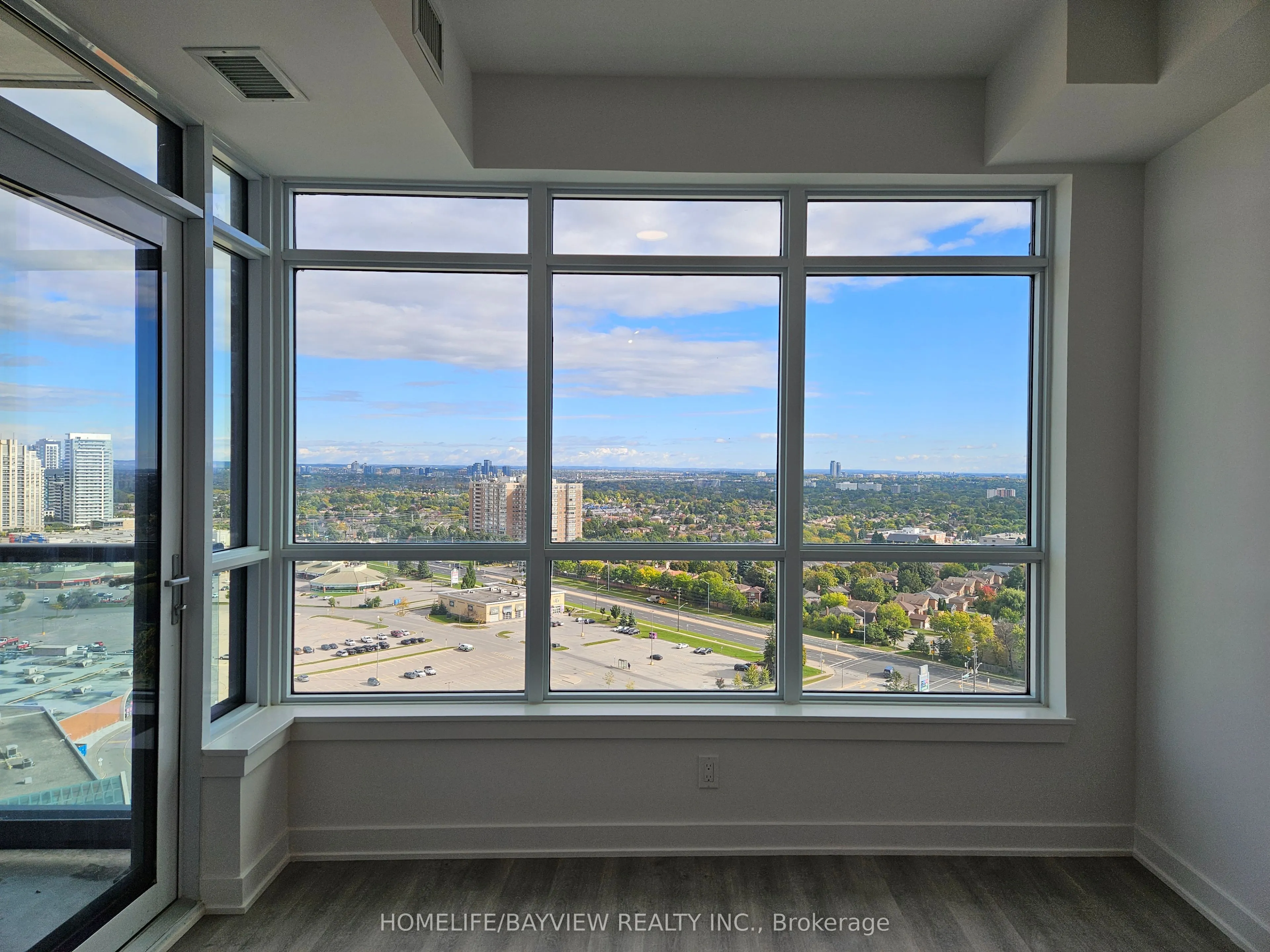 50 Upper Mall Way #2008