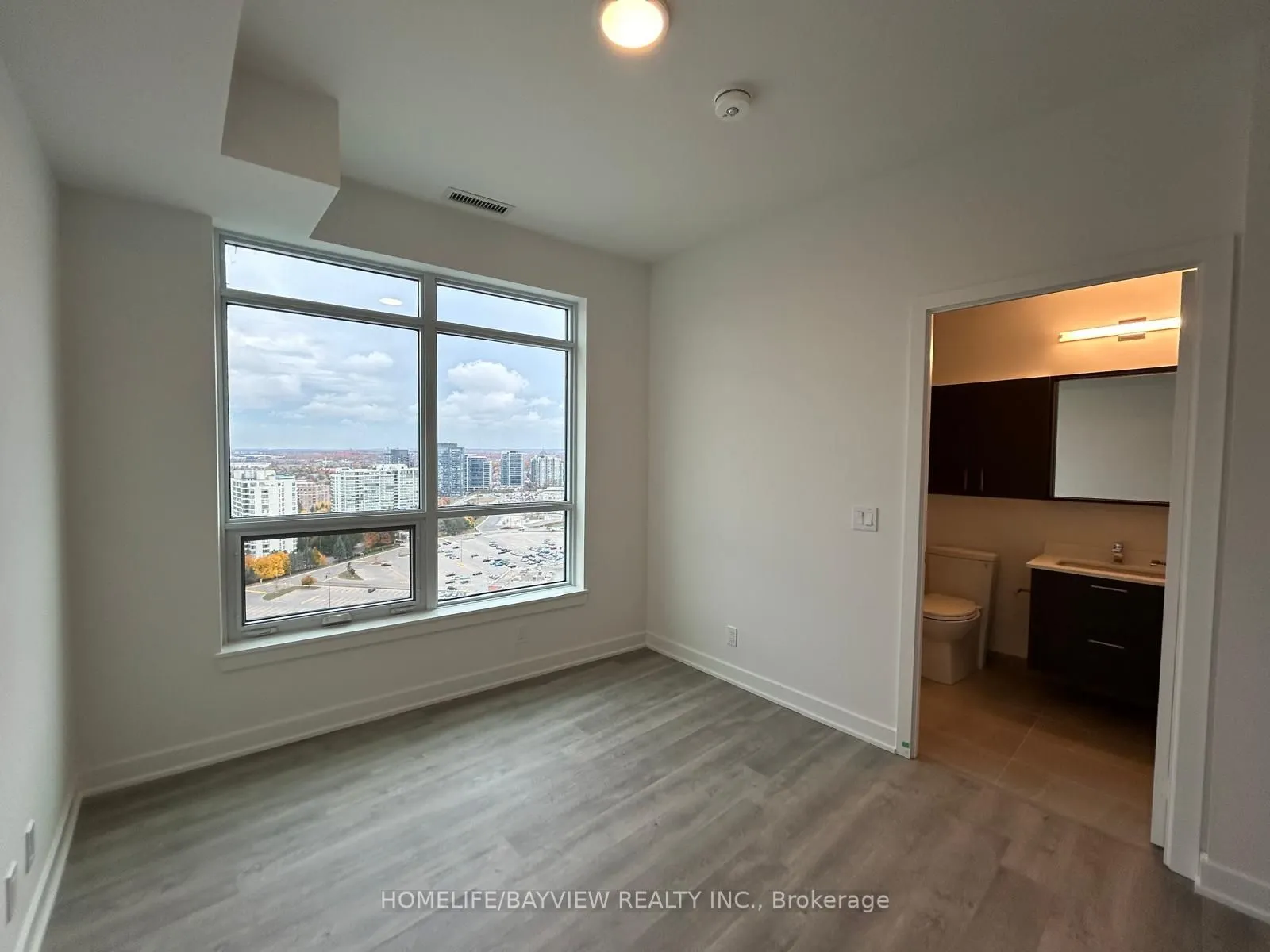 50 Upper Mall Way #2008
