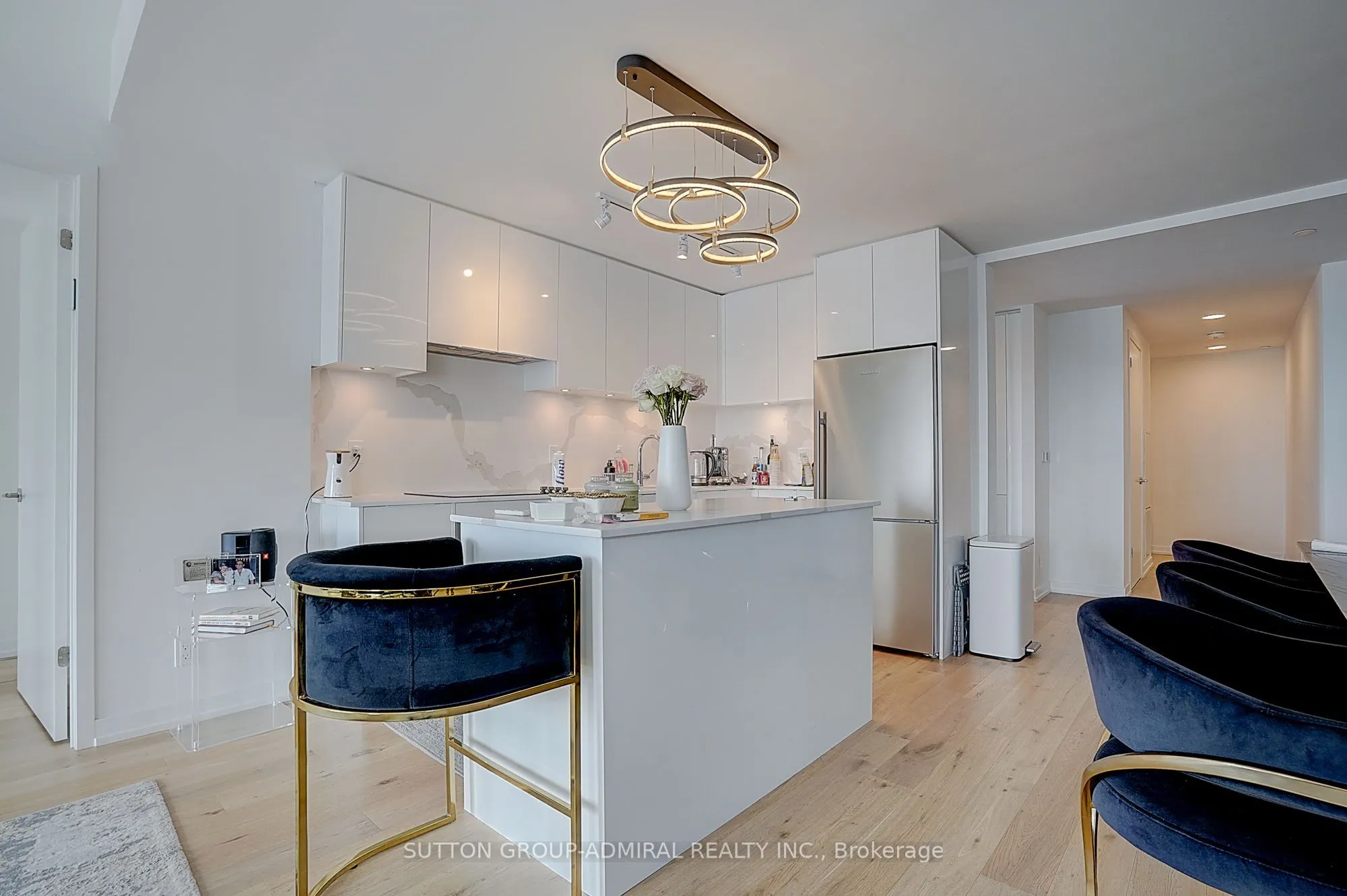 8 Beverley Glen Boulevard #712