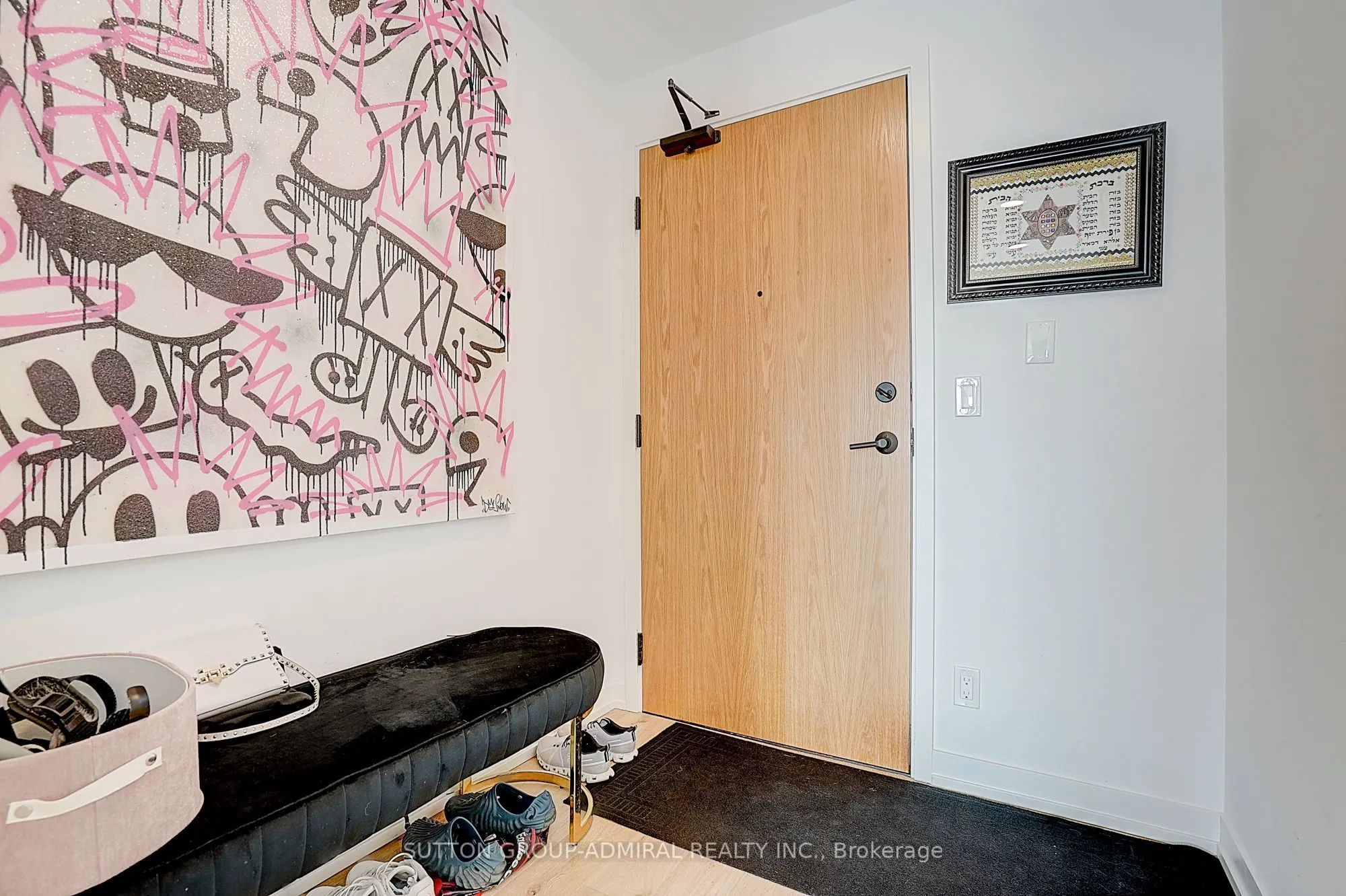 8 Beverley Glen Boulevard #712