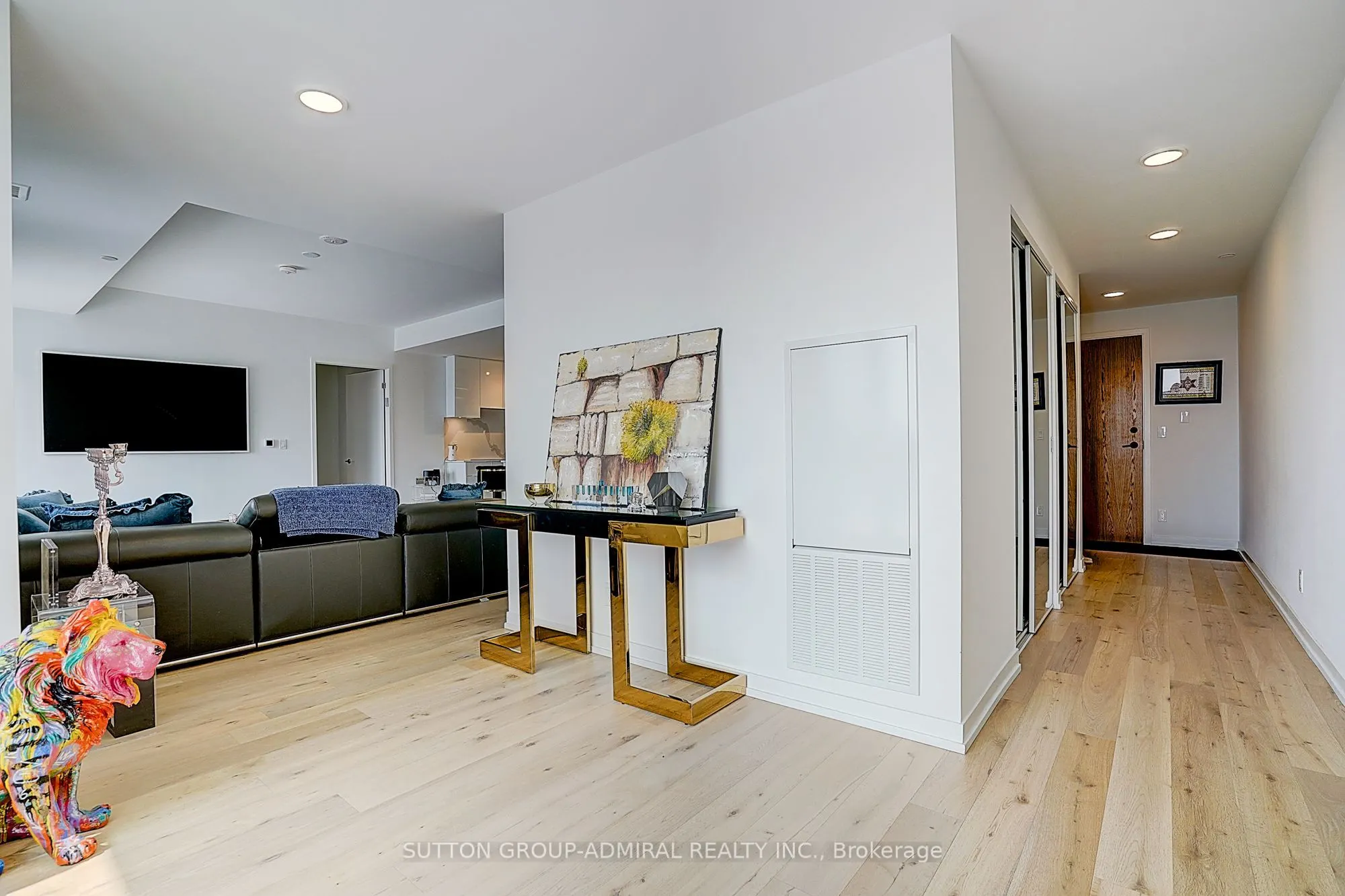 8 Beverley Glen Boulevard #712