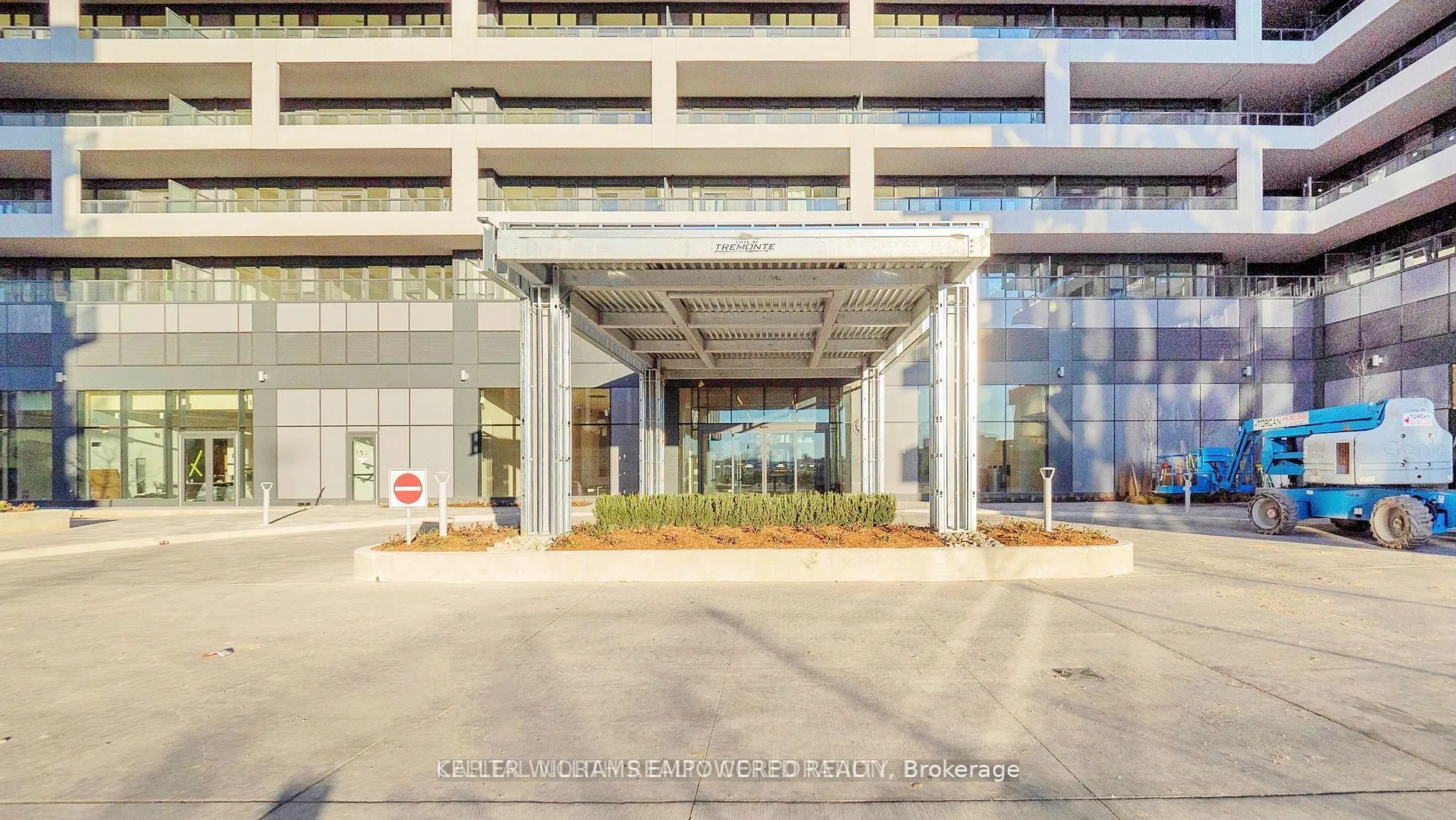 8960 Jane Street #328