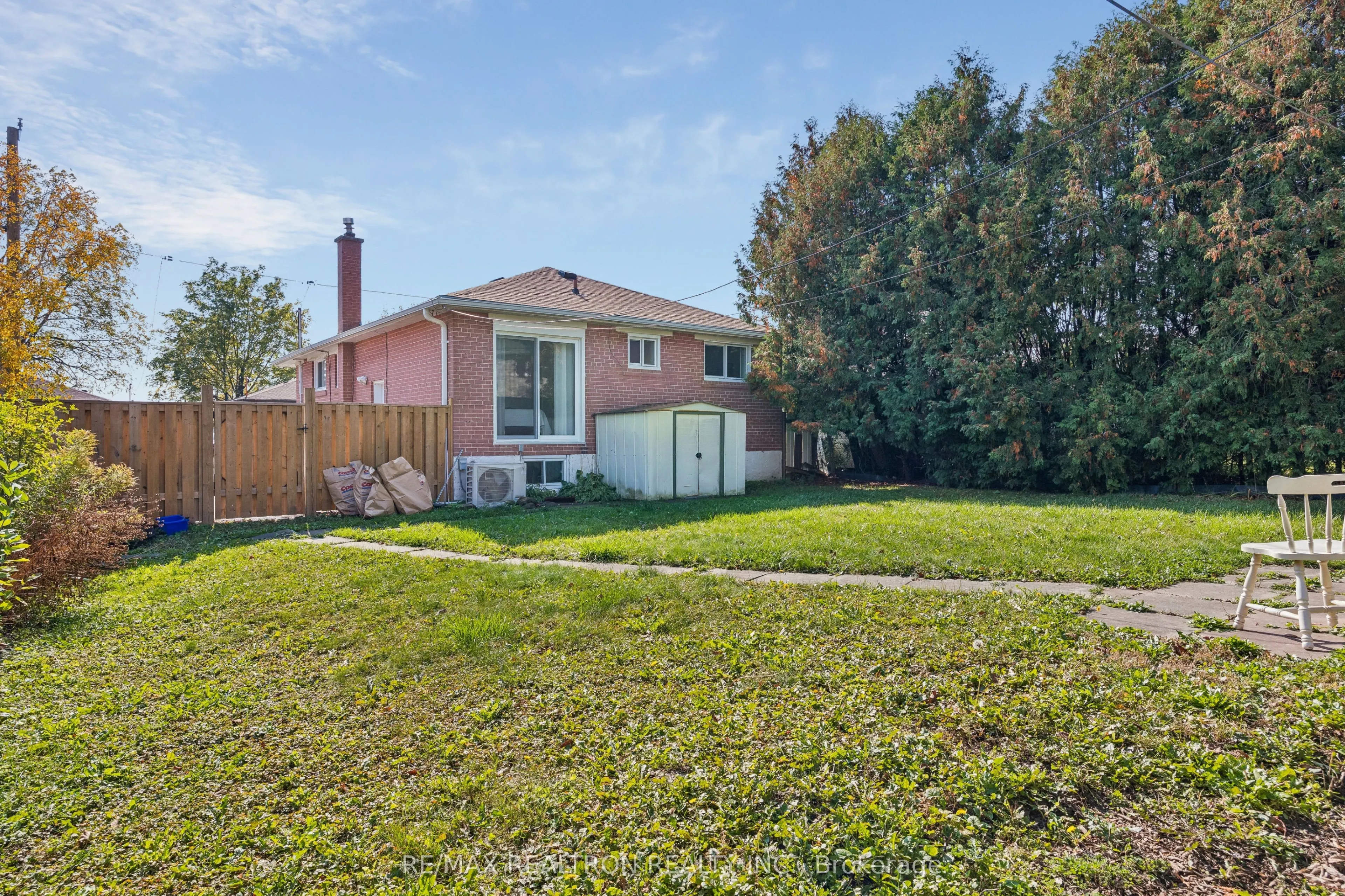 253 Silverbirch Drive