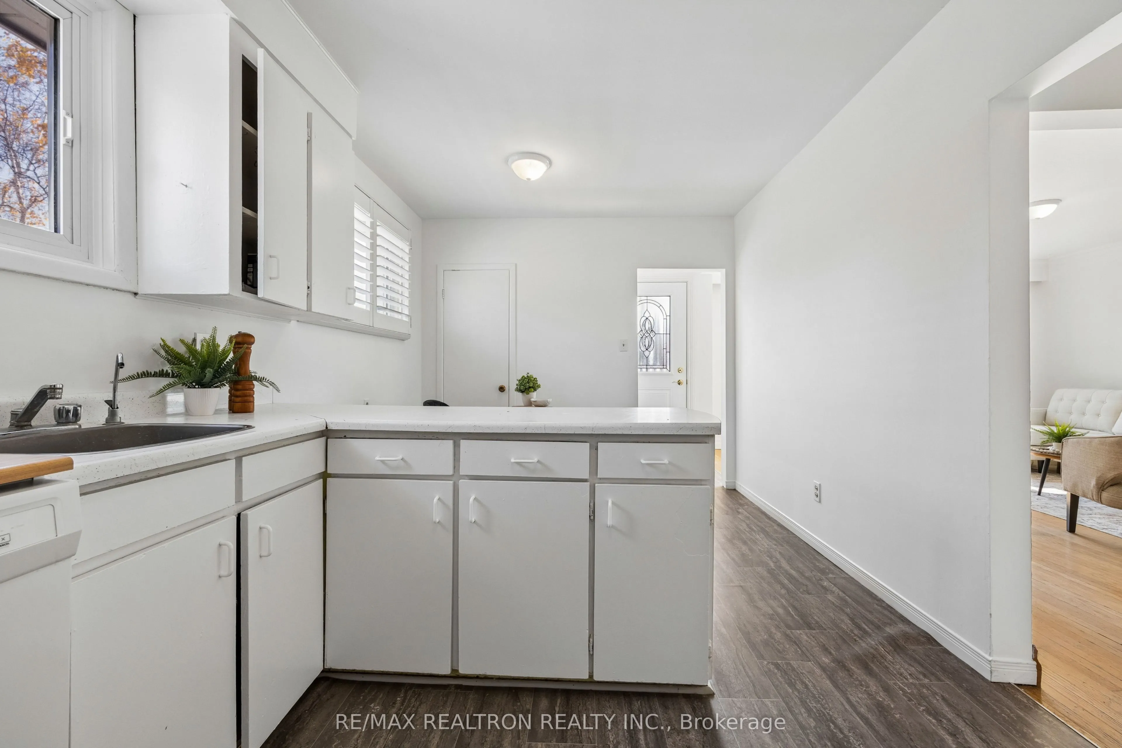 253 Silverbirch Drive