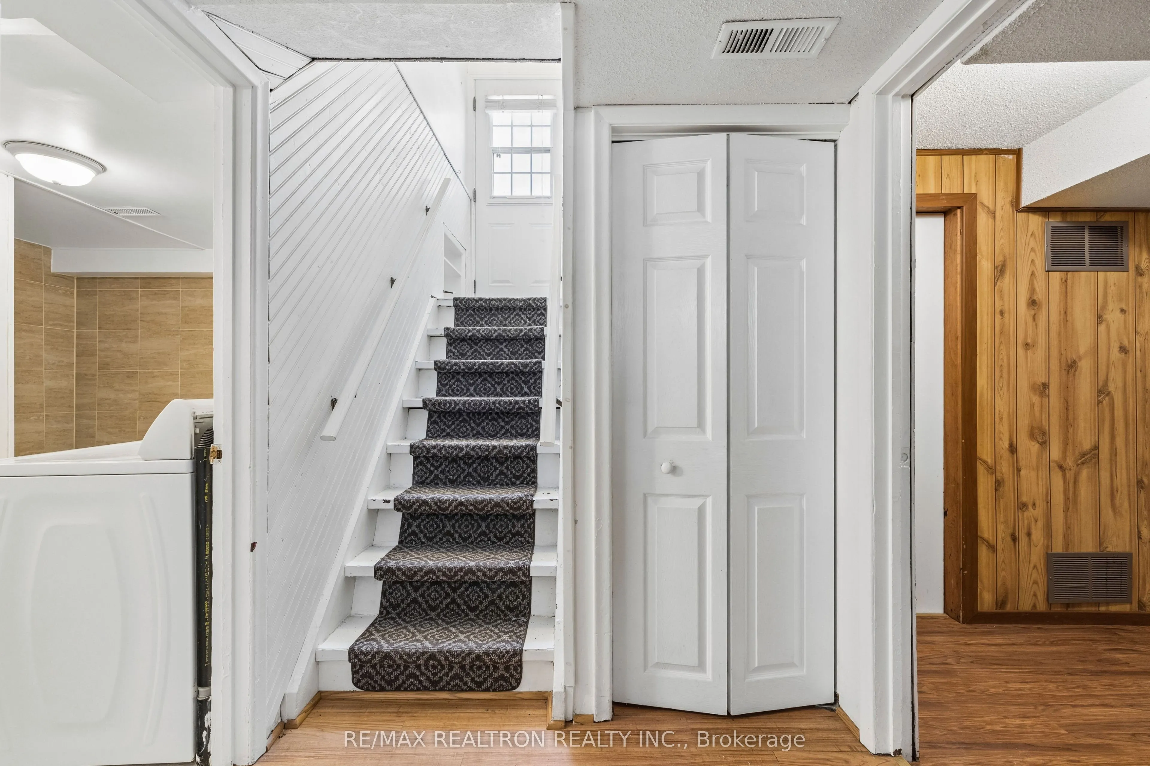 253 Silverbirch Drive