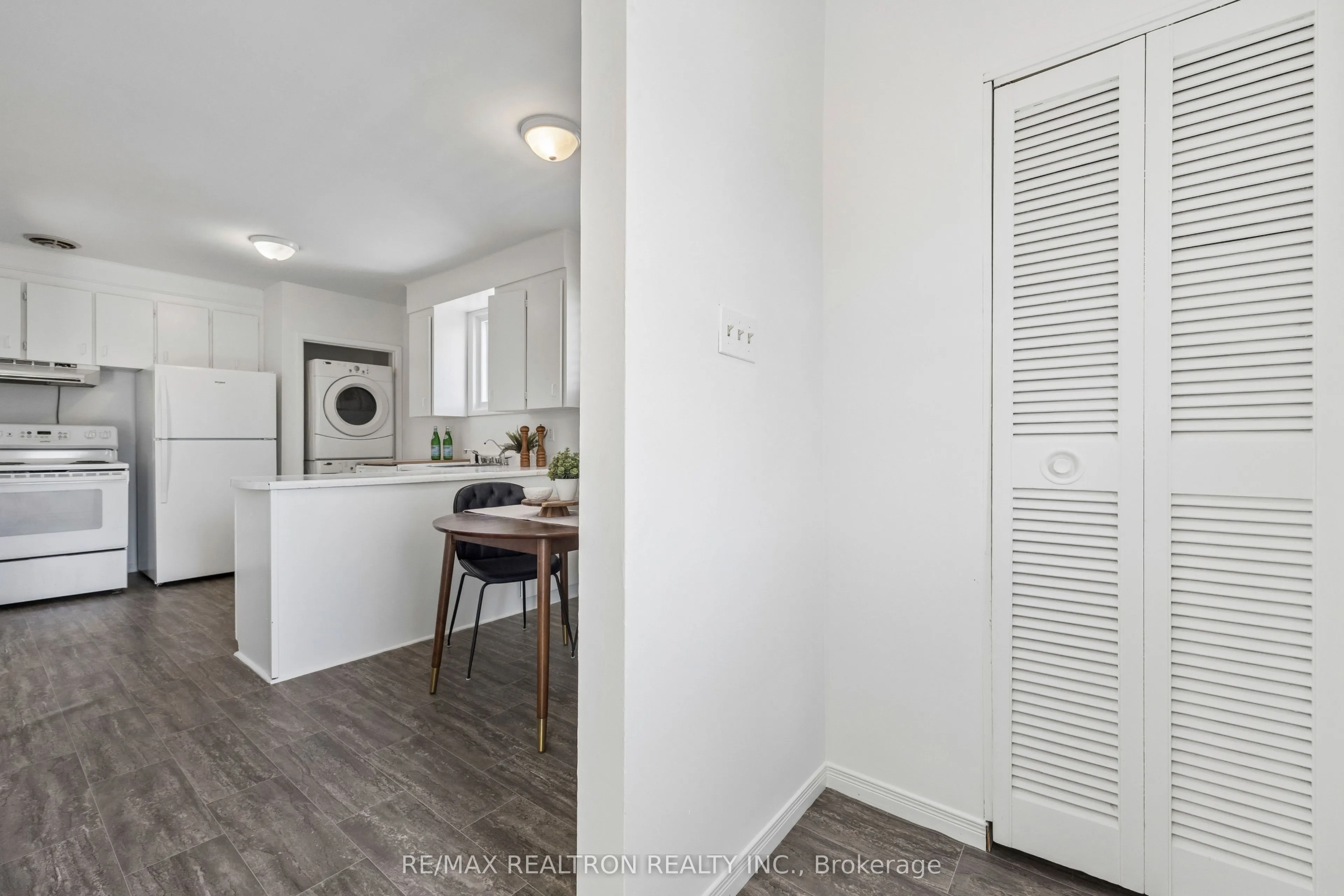 253 Silverbirch Drive