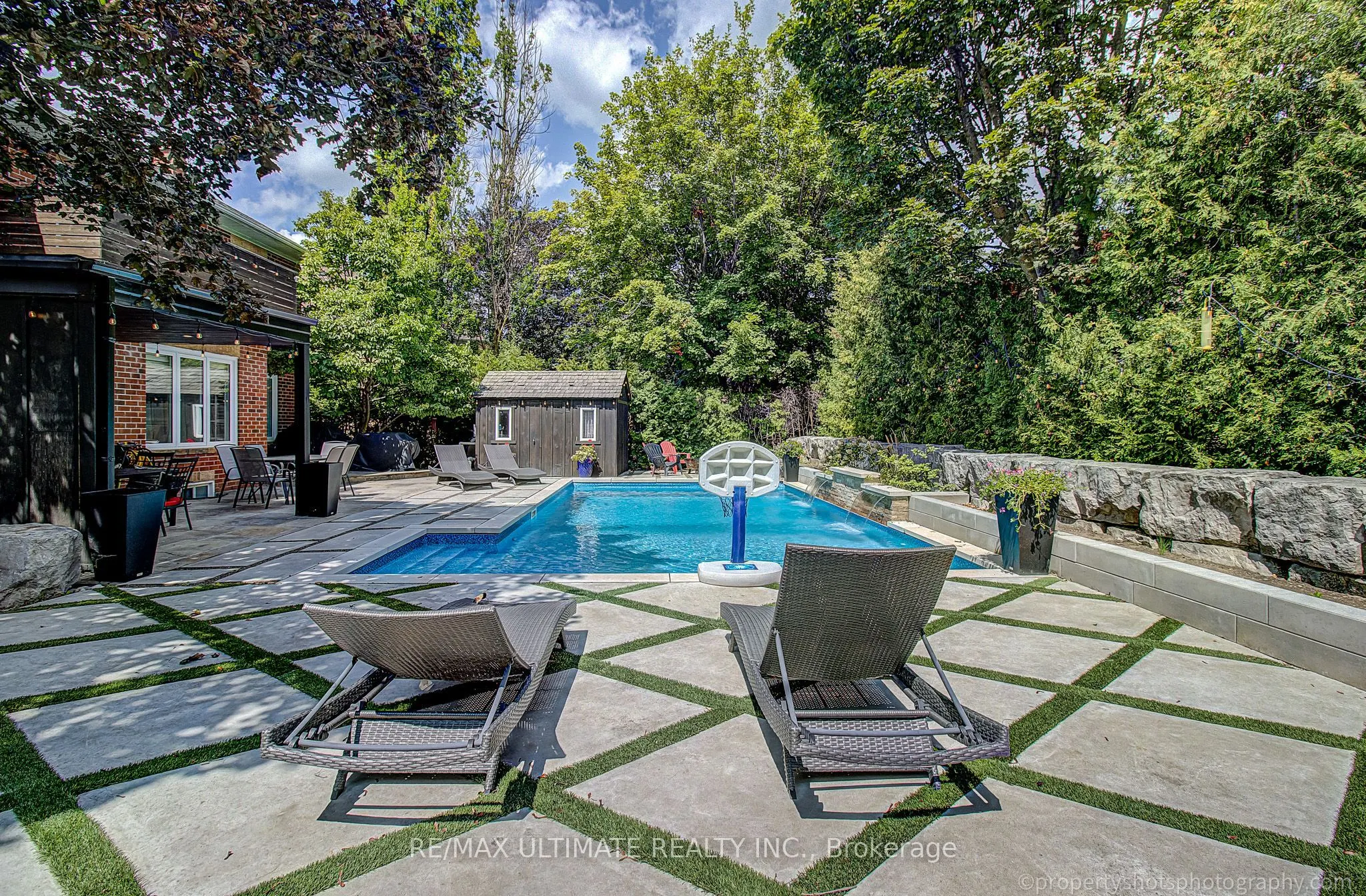 351 Fairway Gardens