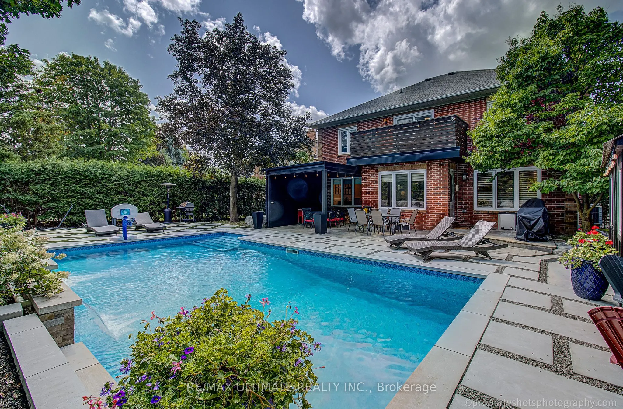 351 Fairway Gardens
