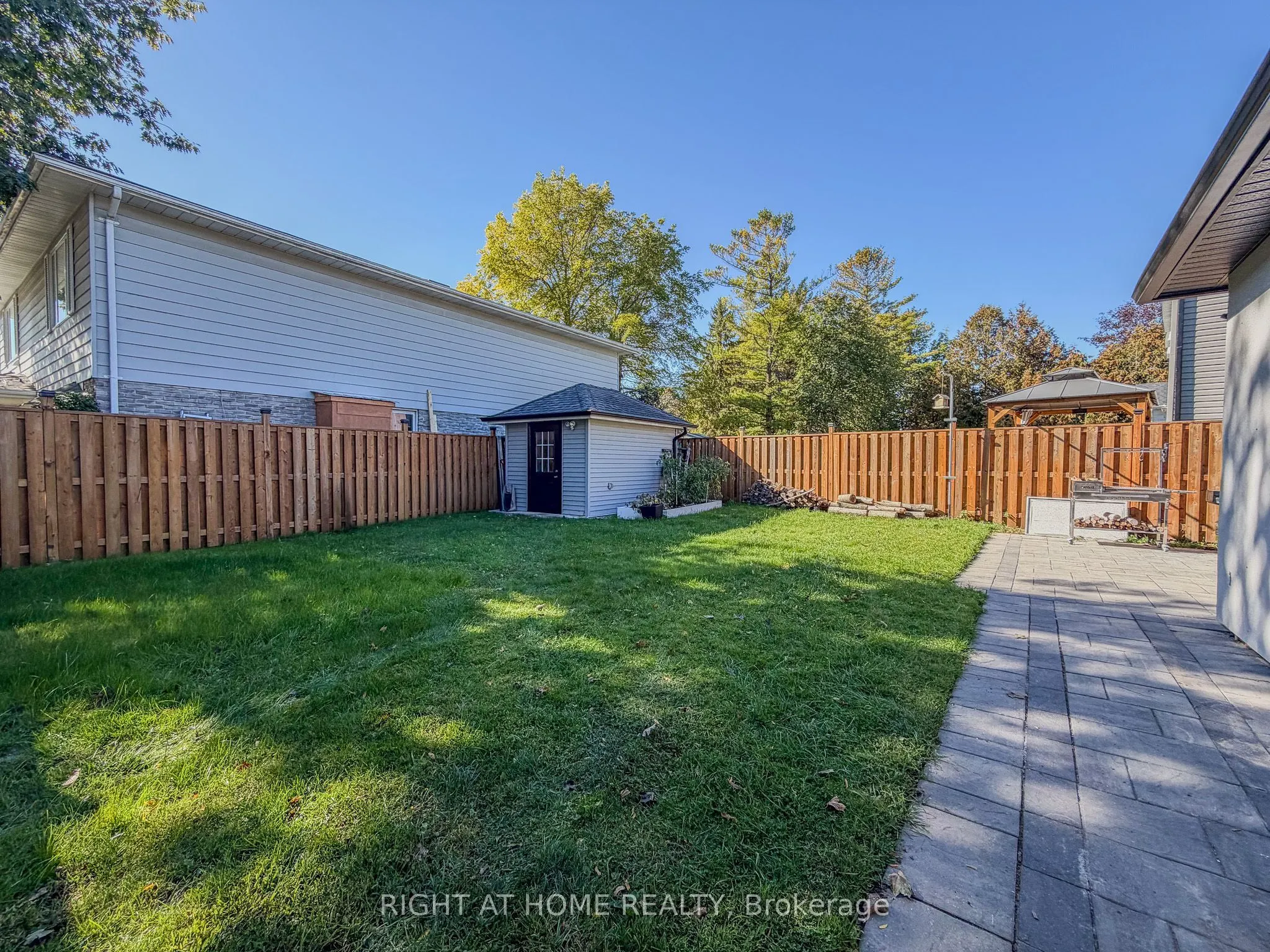 221 Tupper Boulevard