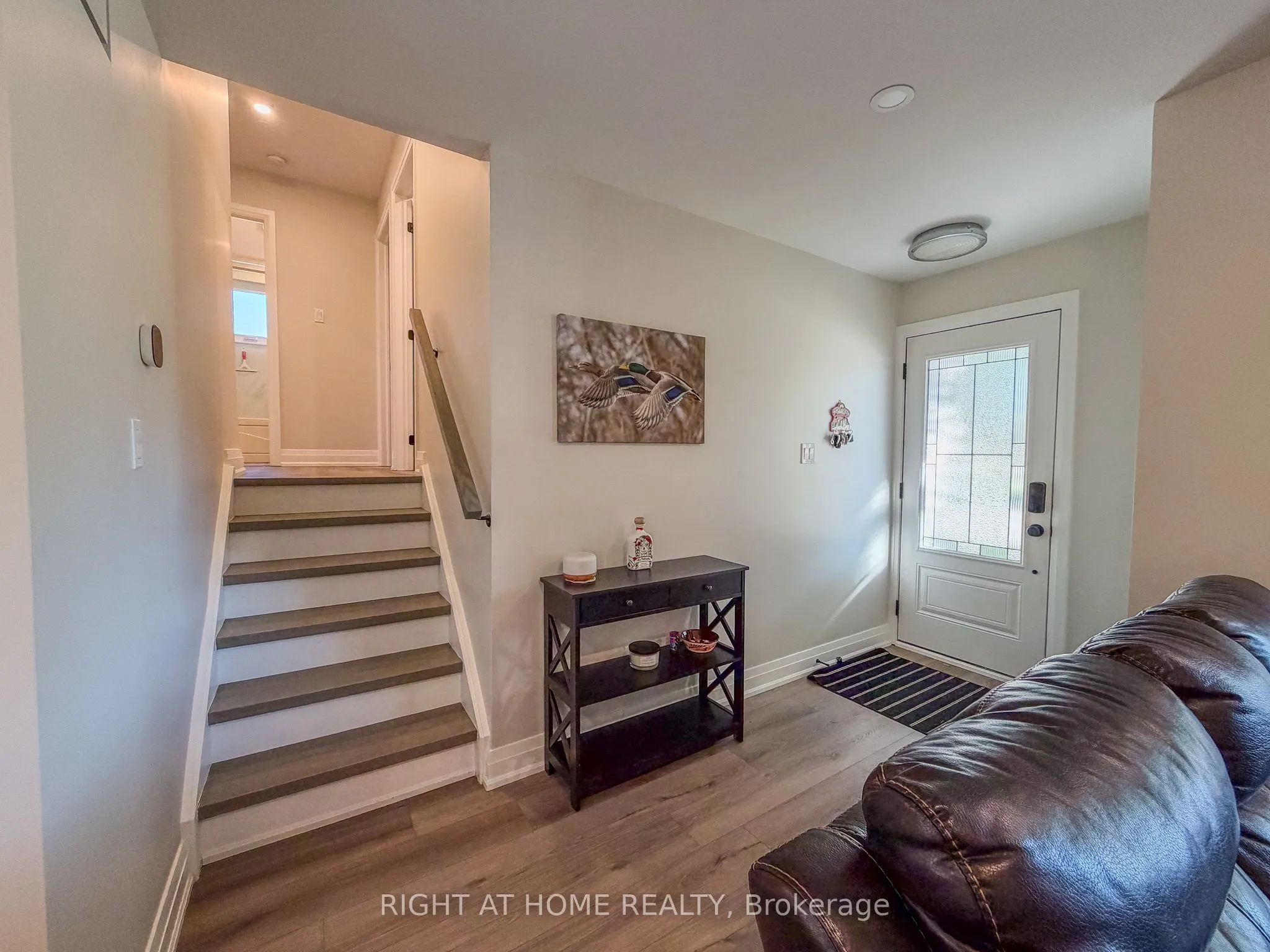 221 Tupper Boulevard