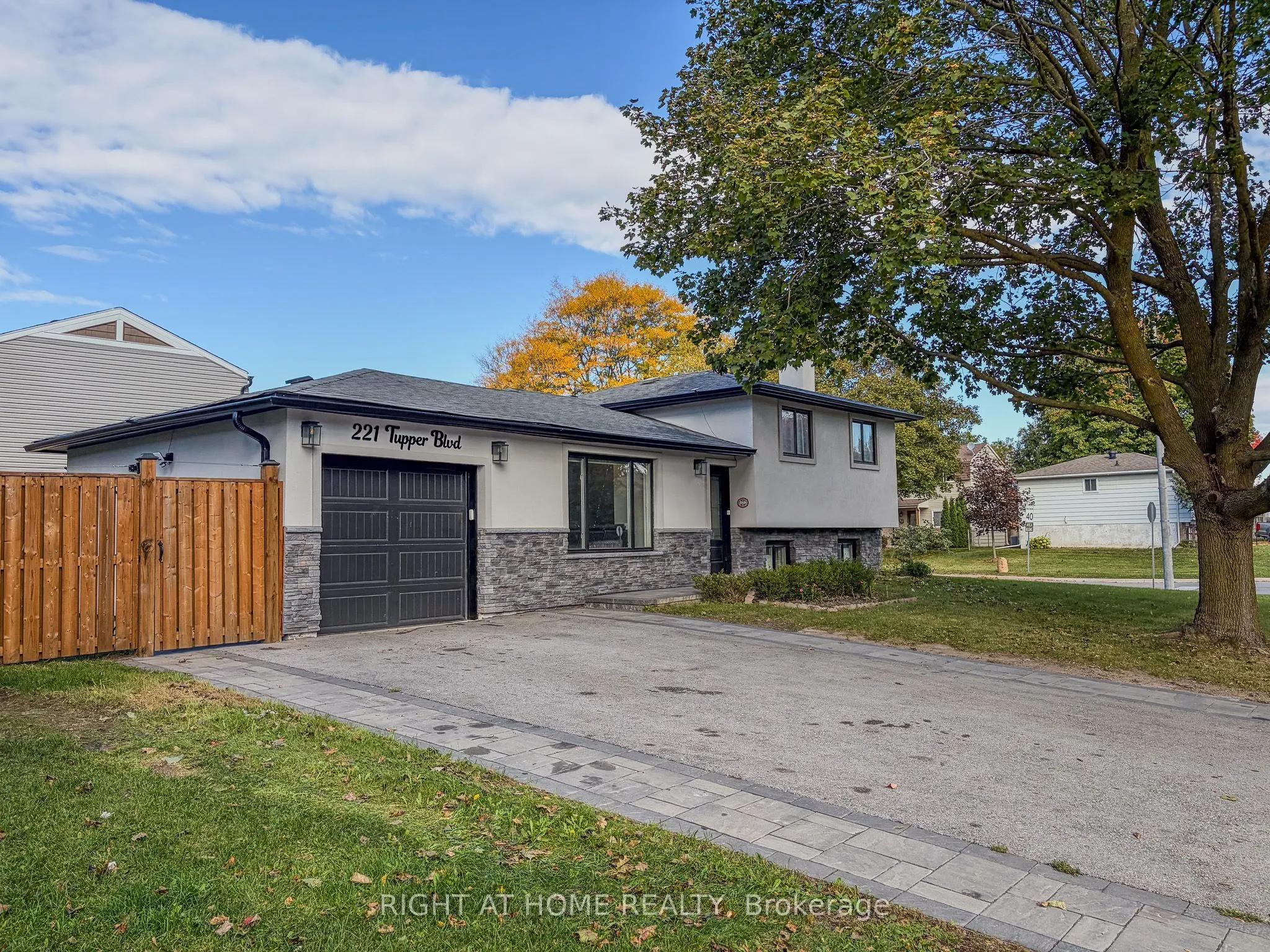 221 Tupper Boulevard