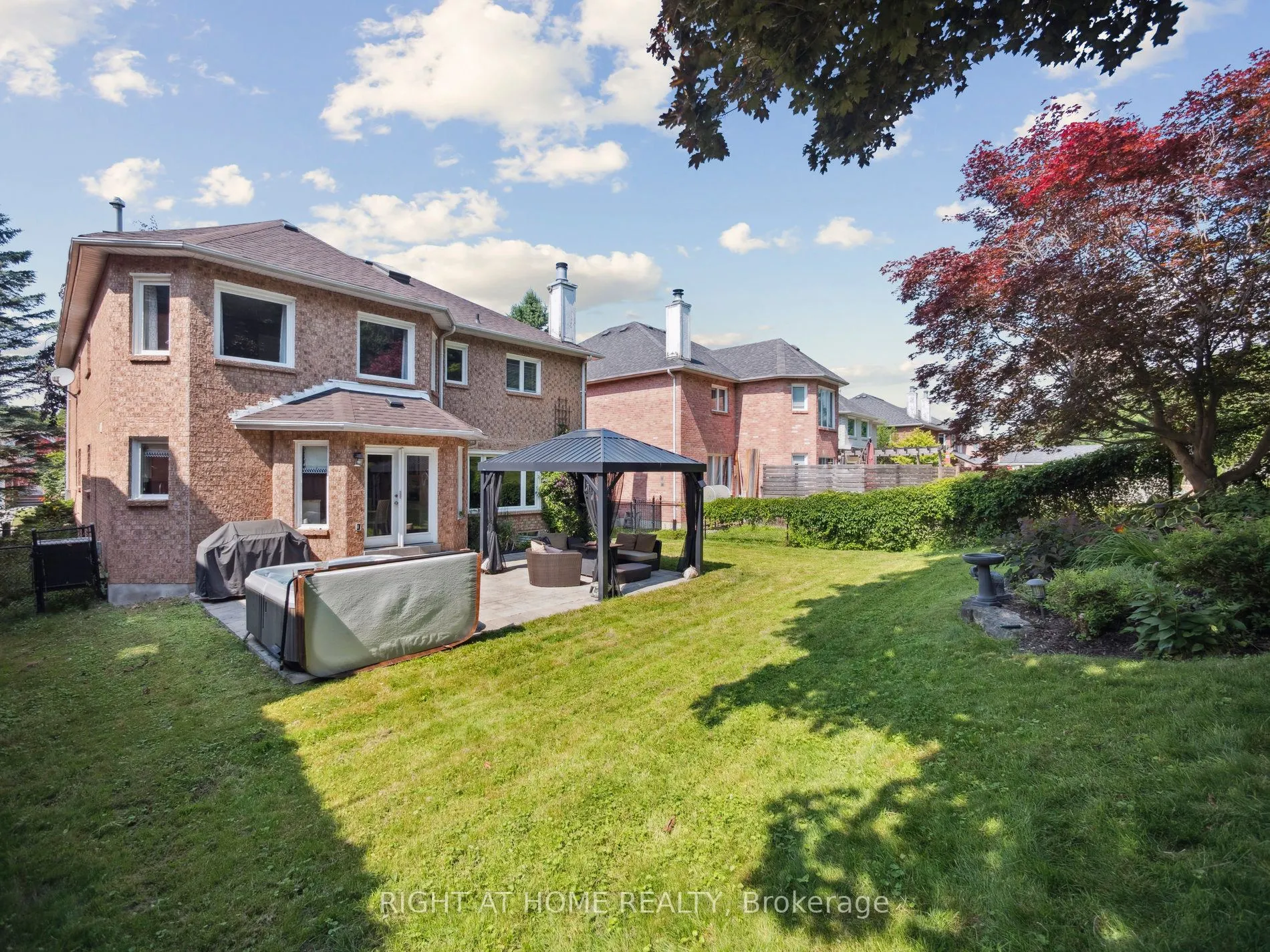 100 Carlyle Crescent