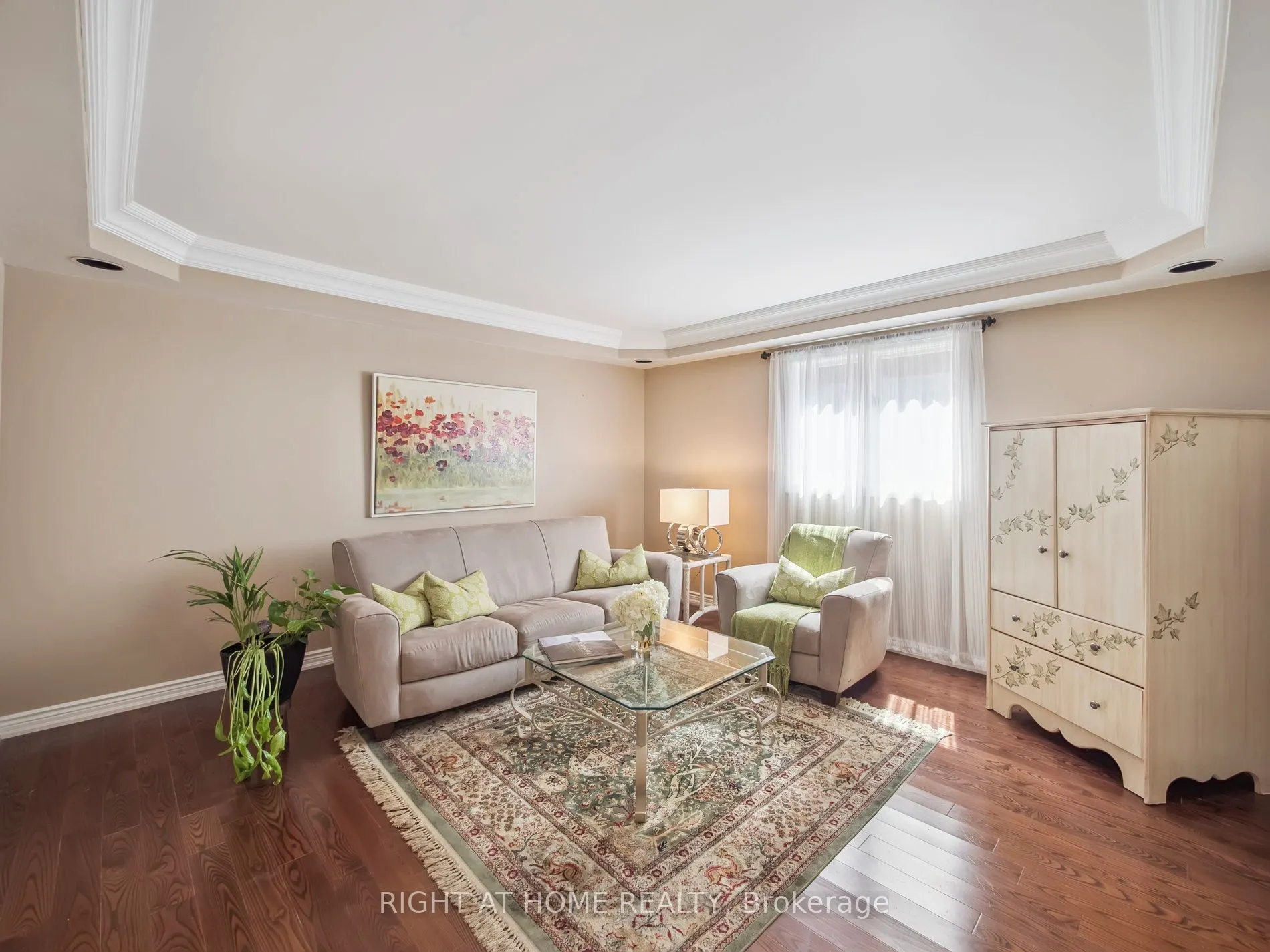 100 Carlyle Crescent