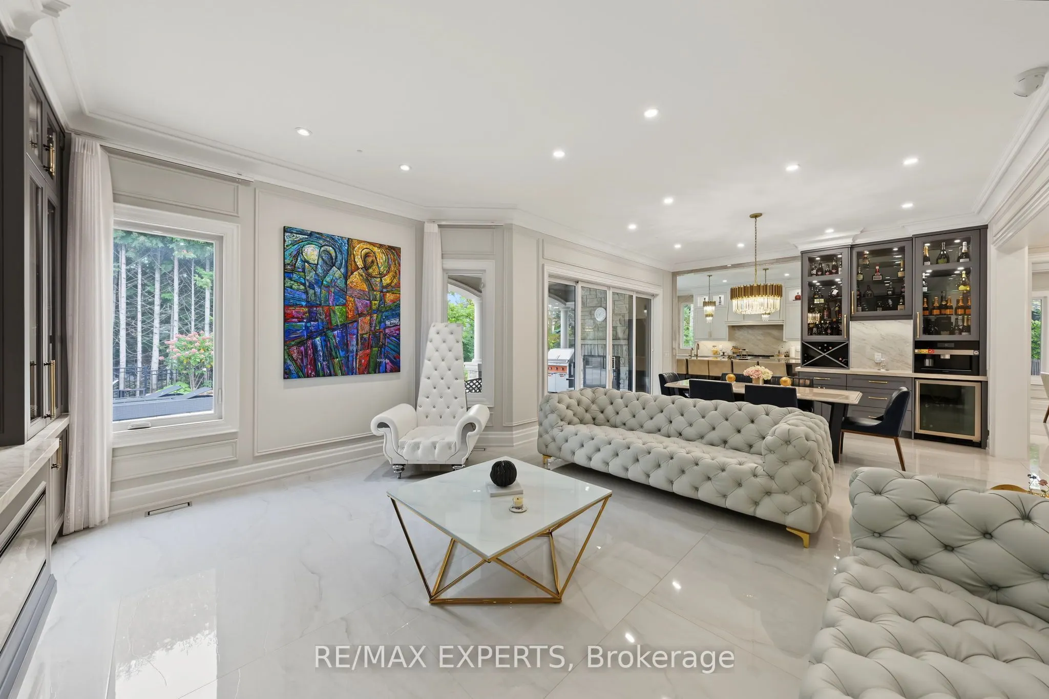 33 Highland Creek Court