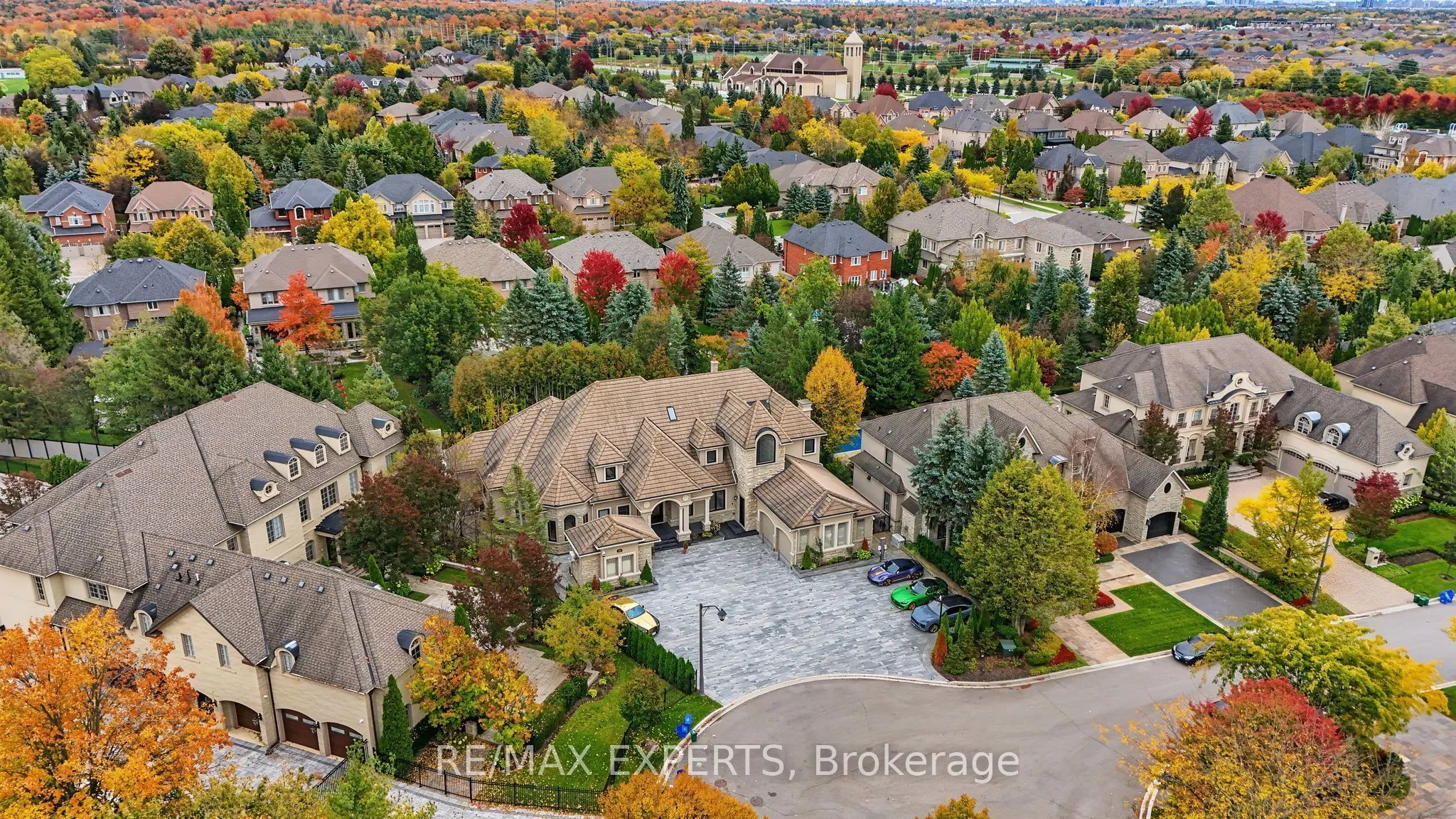 33 Highland Creek Court