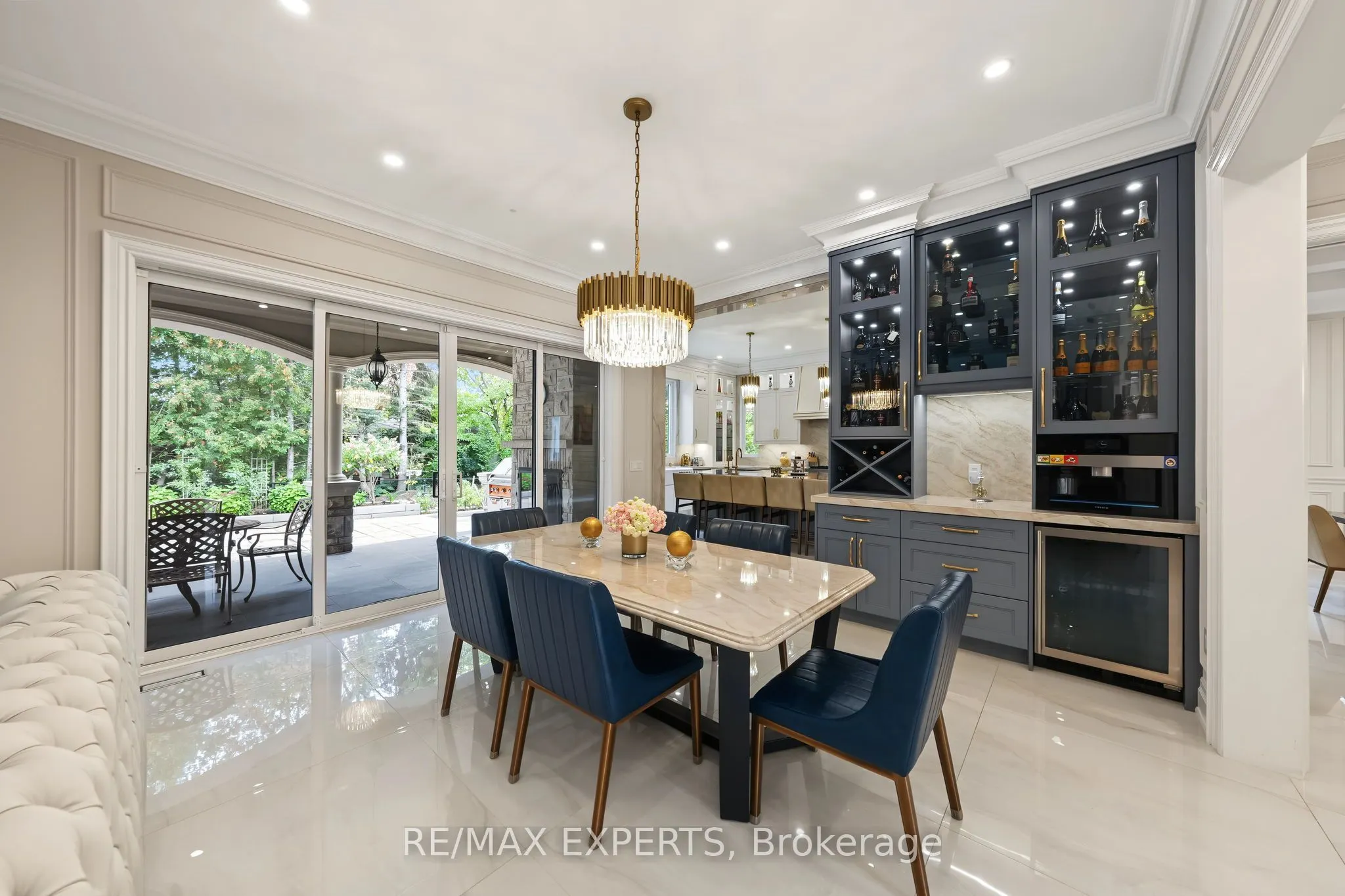 33 Highland Creek Court