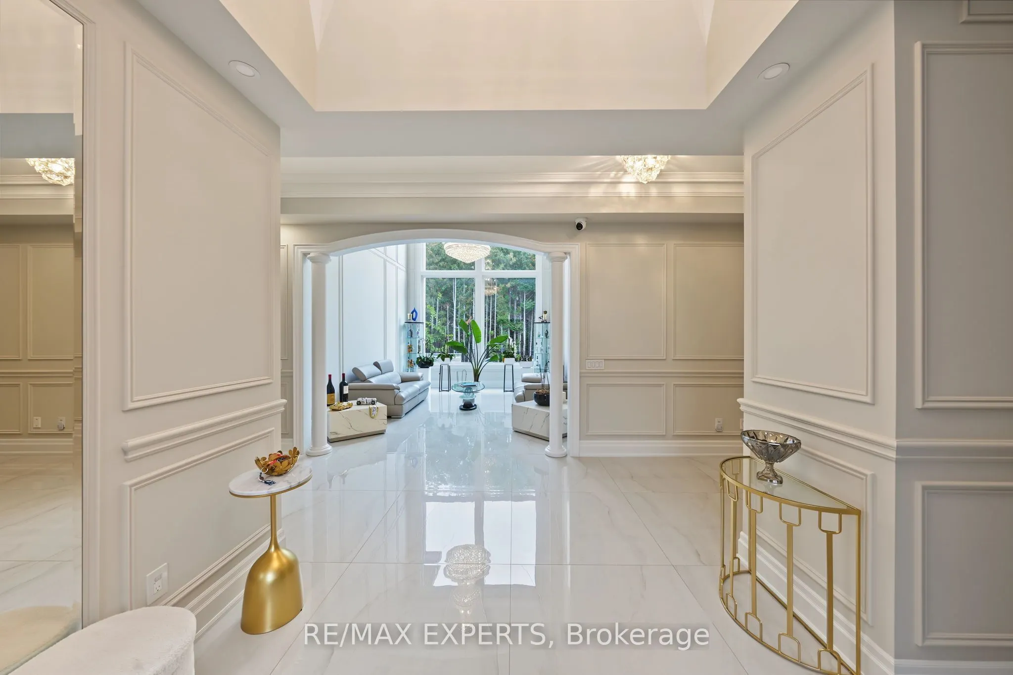 33 Highland Creek Court