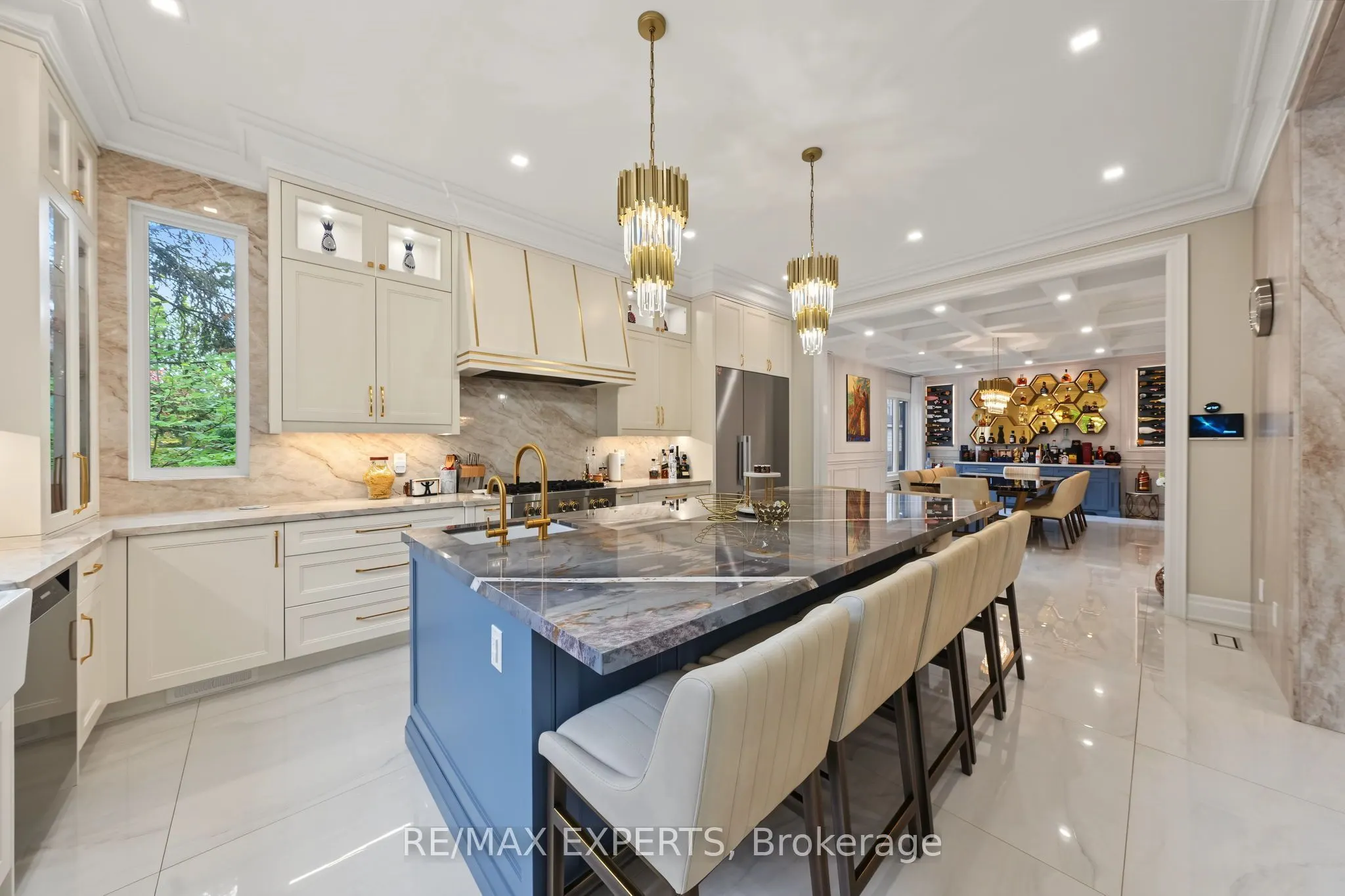 33 Highland Creek Court