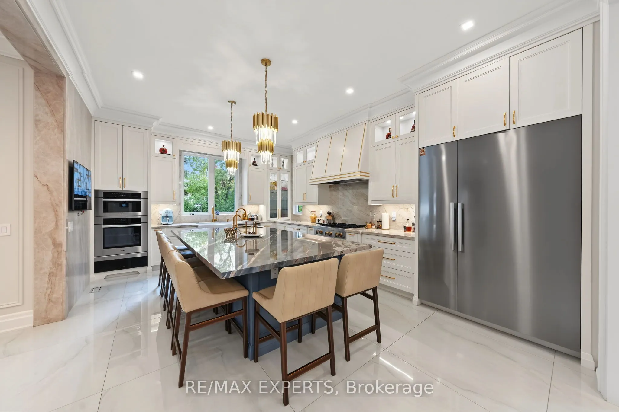 33 Highland Creek Court