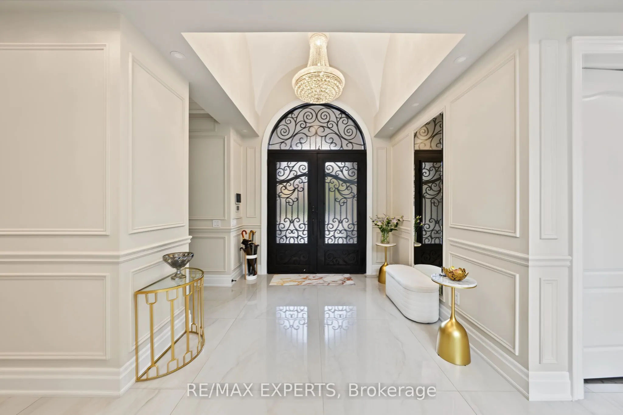 33 Highland Creek Court