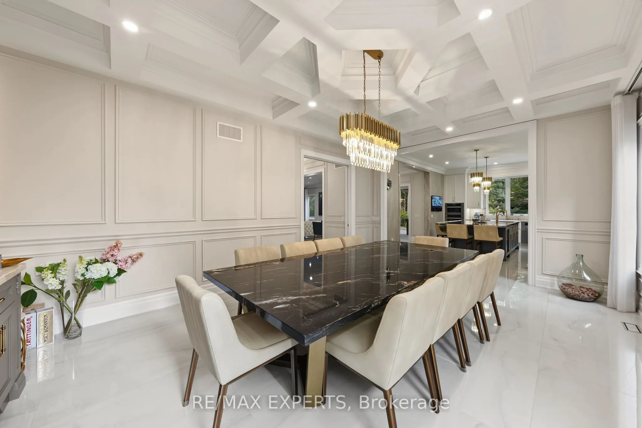 33 Highland Creek Court