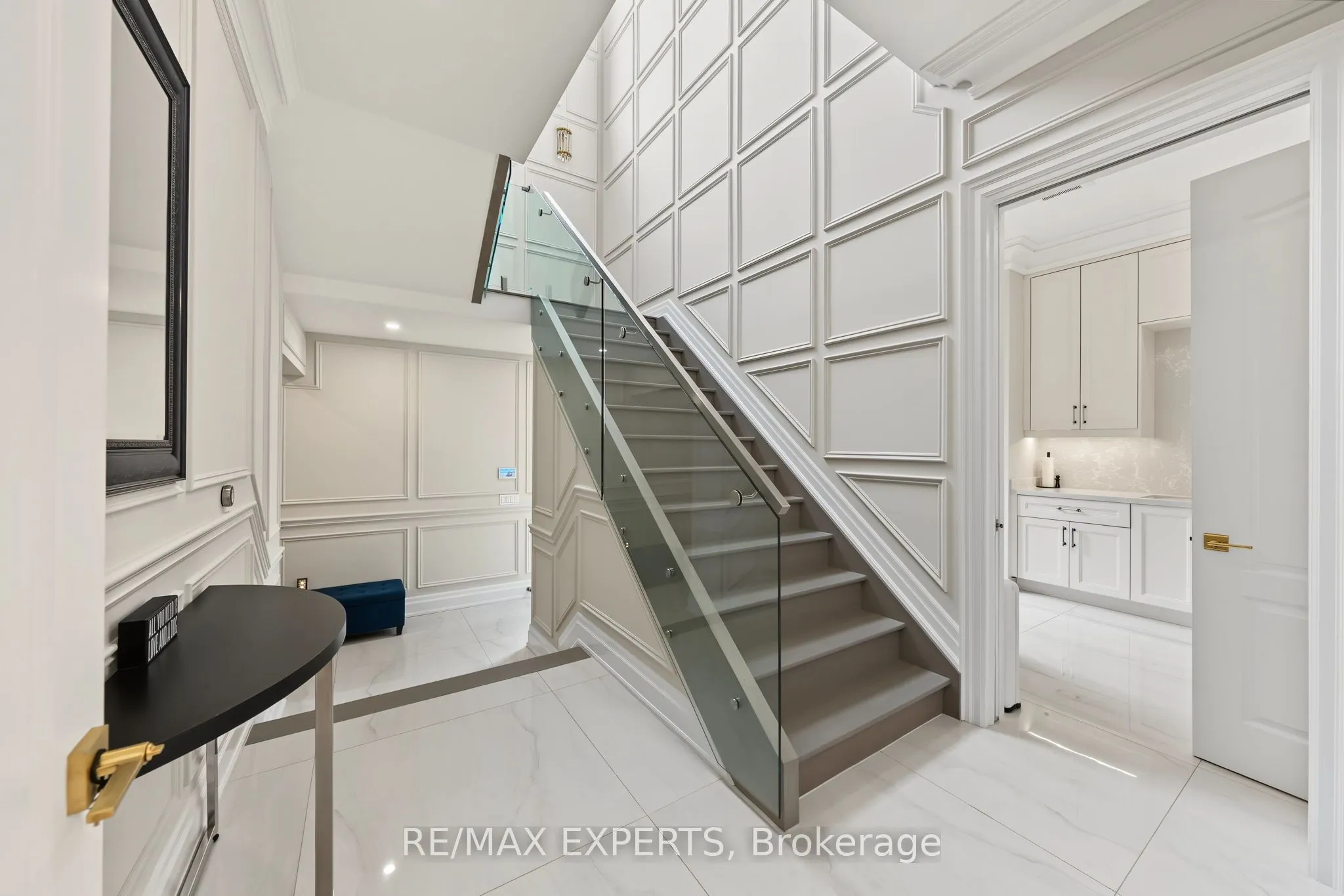33 Highland Creek Court