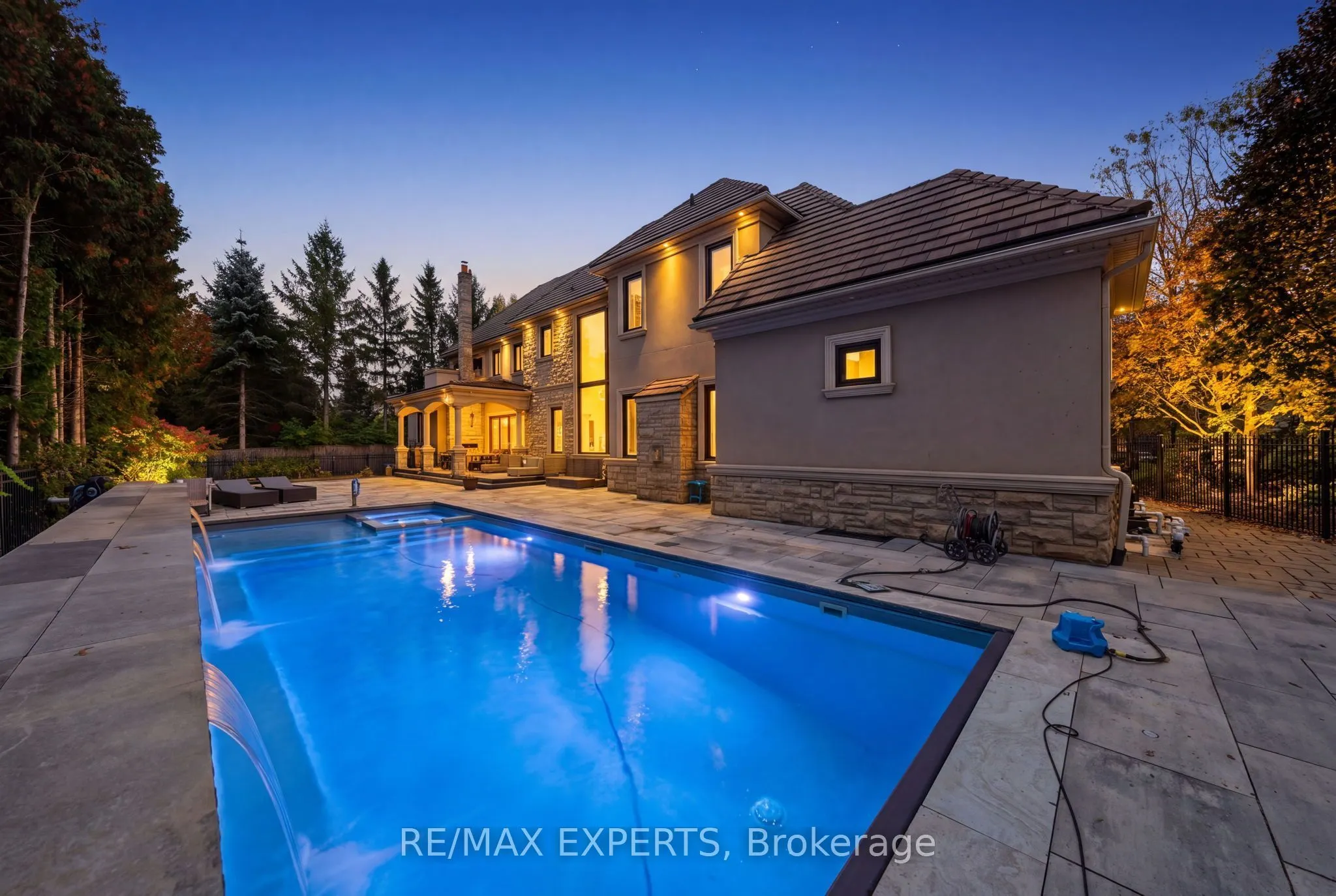 33 Highland Creek Court