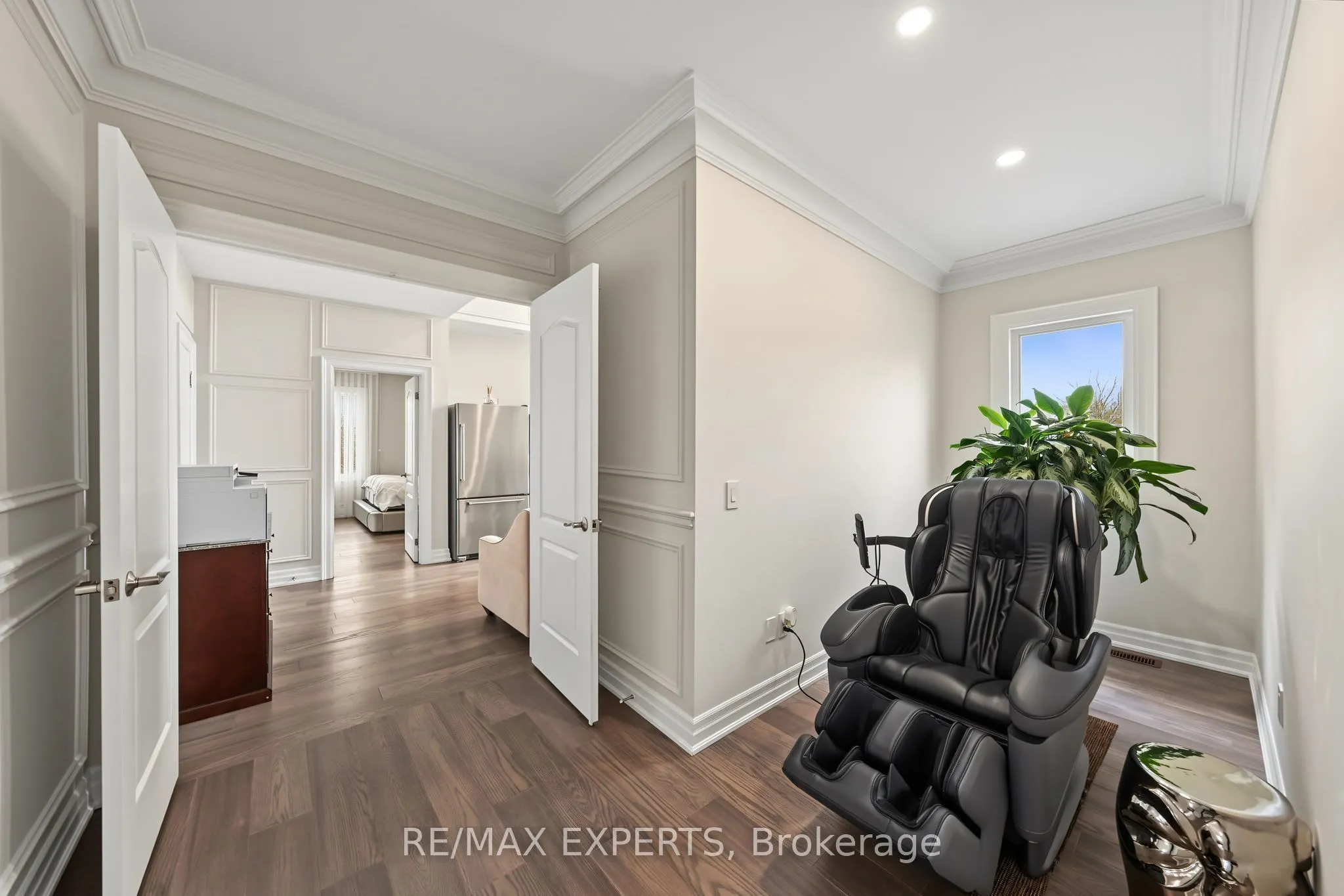 33 Highland Creek Court