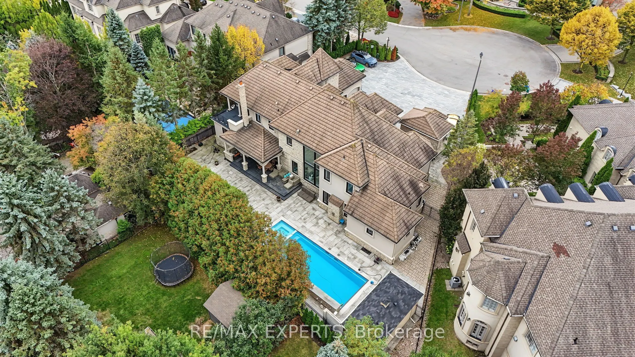 33 Highland Creek Court
