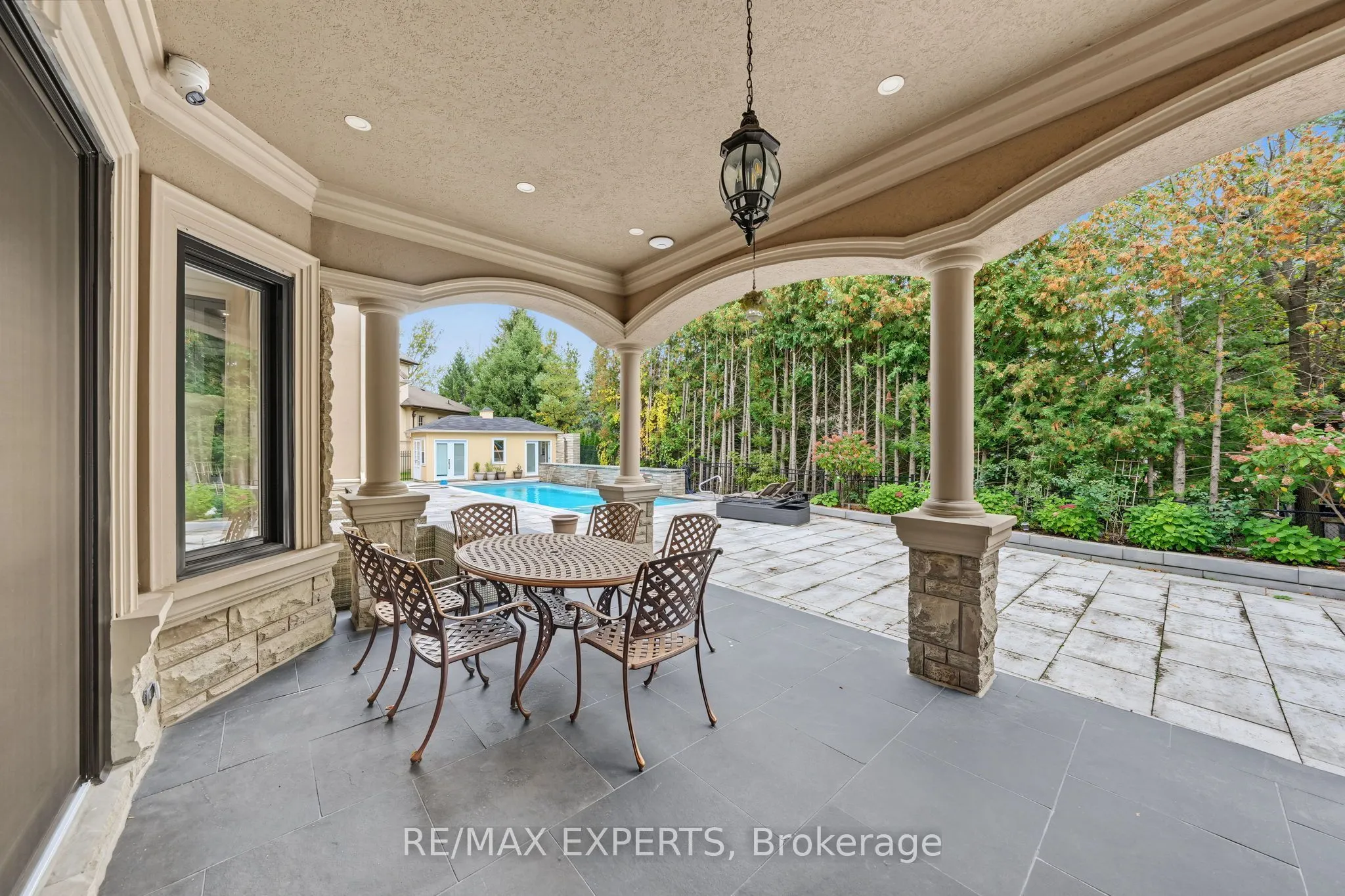33 Highland Creek Court